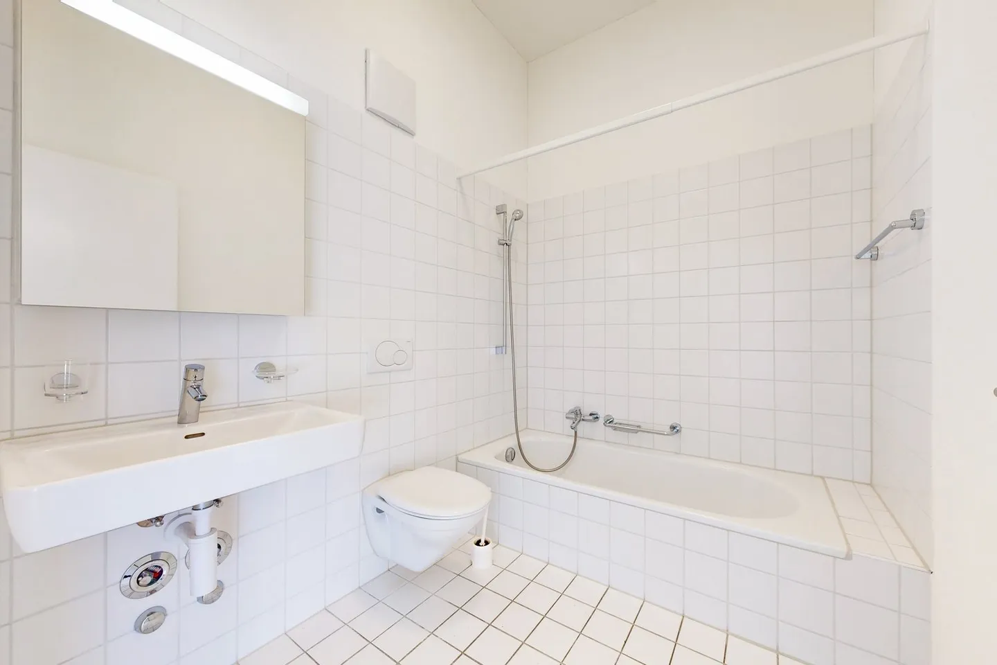 LE BUREAU AVEC VUE SUR LE VERT - Photo 4 sur 5