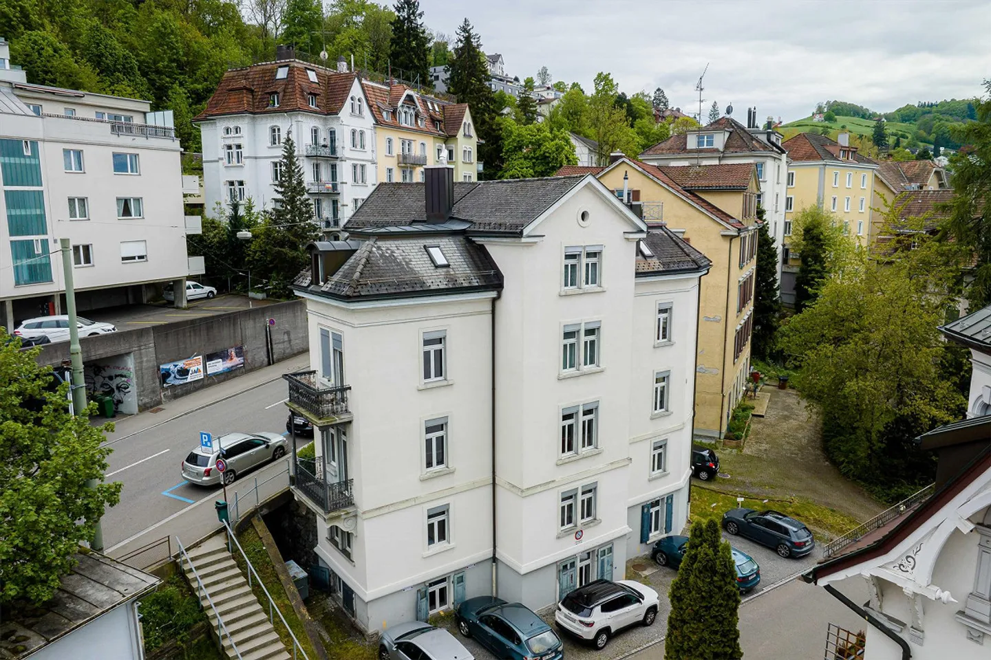Appartement ancien avec une touche d'Art Nouveau - Photo 2 sur 8
