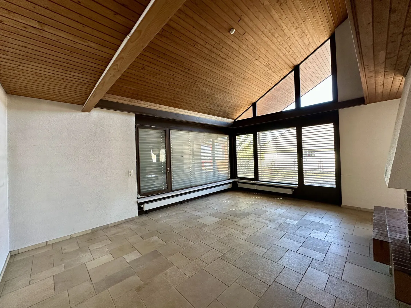 Wohnglück pur: Freistehendes Einfamilienhaus mit grossem Garten und Platz für die ganze Familie - Photo 6 of 22