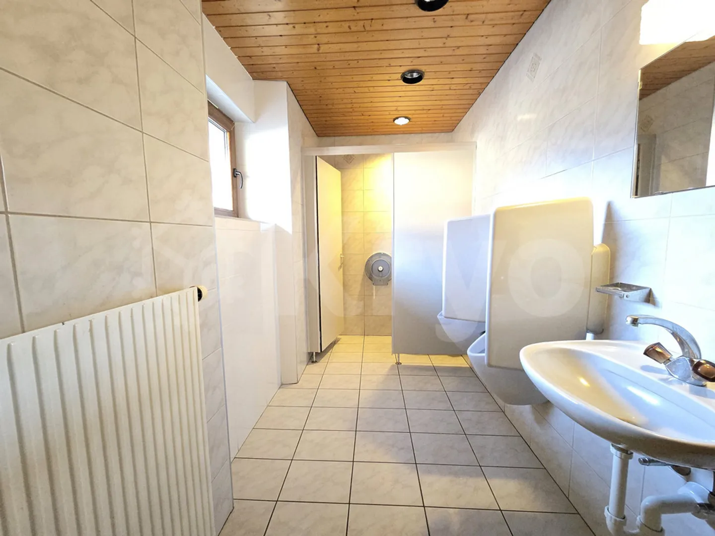 Commercial space for rent (restaurant) - 1 month of free net rent offered - Photo 10 of 11