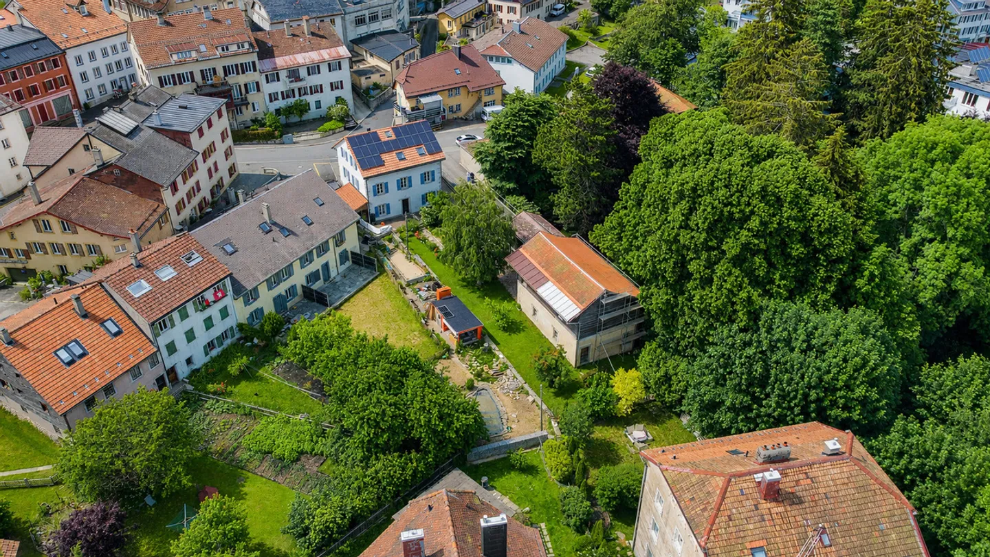 Charmantes Einfamilienhaus mit Studios - Foto 1 von 13