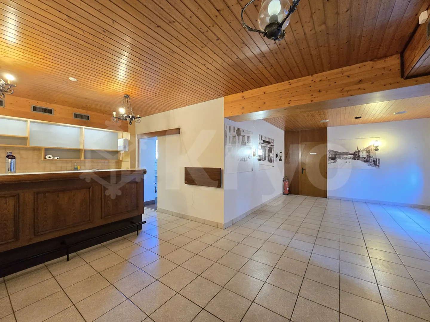 Commercial space for rent (restaurant) - 1 month of free net rent offered - Photo 5 of 11