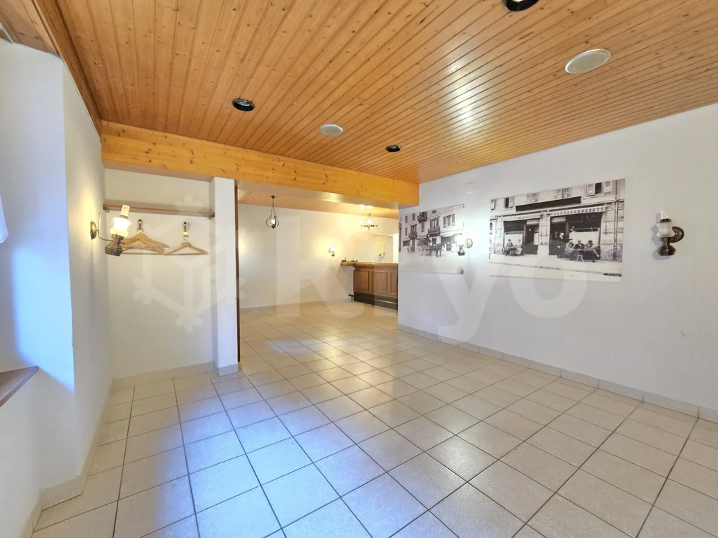 Commercial space for rent (restaurant) - 1 month of free net rent offered - Photo 6 of 11