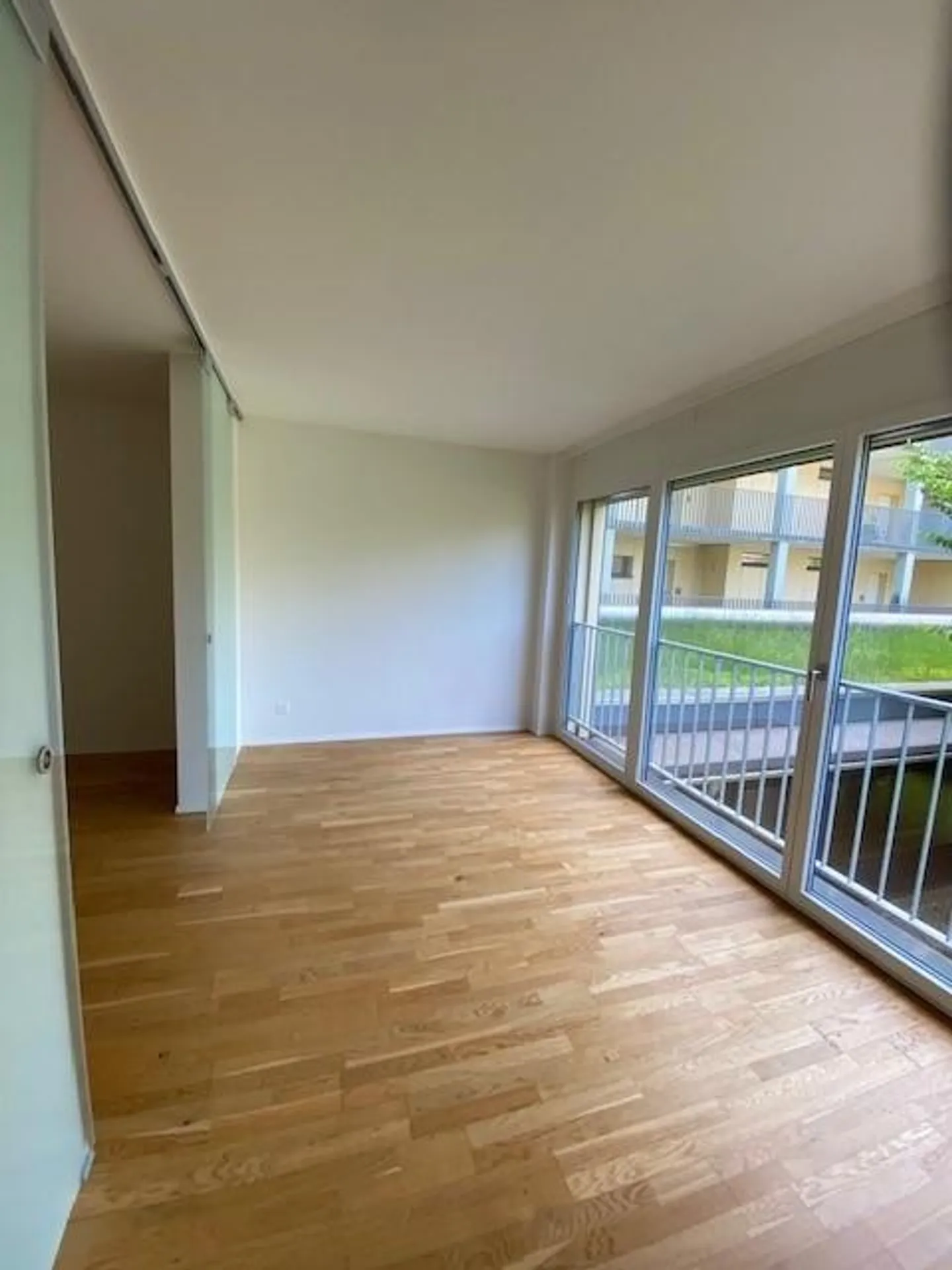 Moderno appartamento di 2,5 stanze vicino al centro città e ai mezzi pubblici - Foto 2 di 8