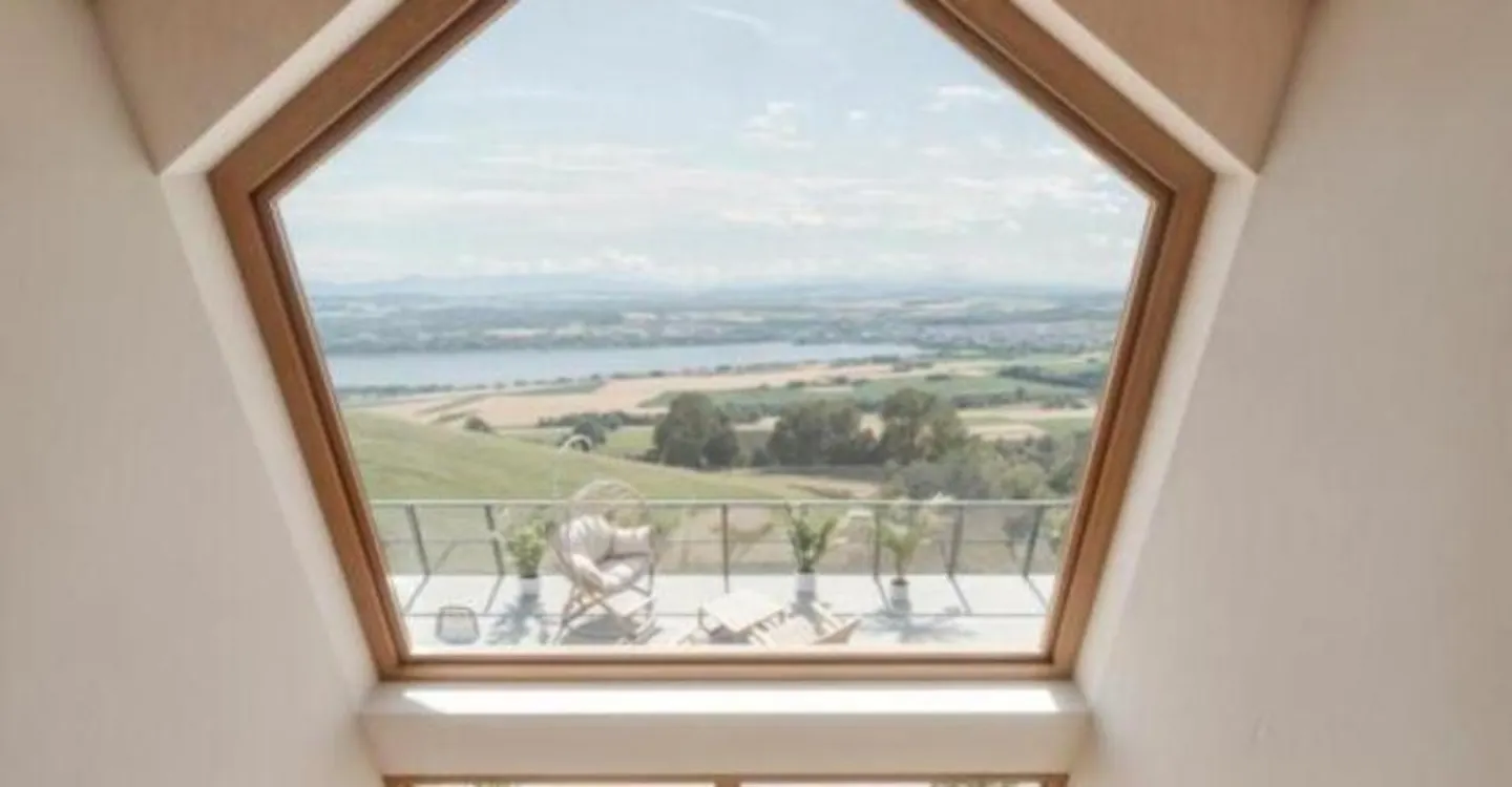 WOHNUNG-TERRASSE MIT PANORAMABLICK AUF DEN SEE! - Foto 3 von 5