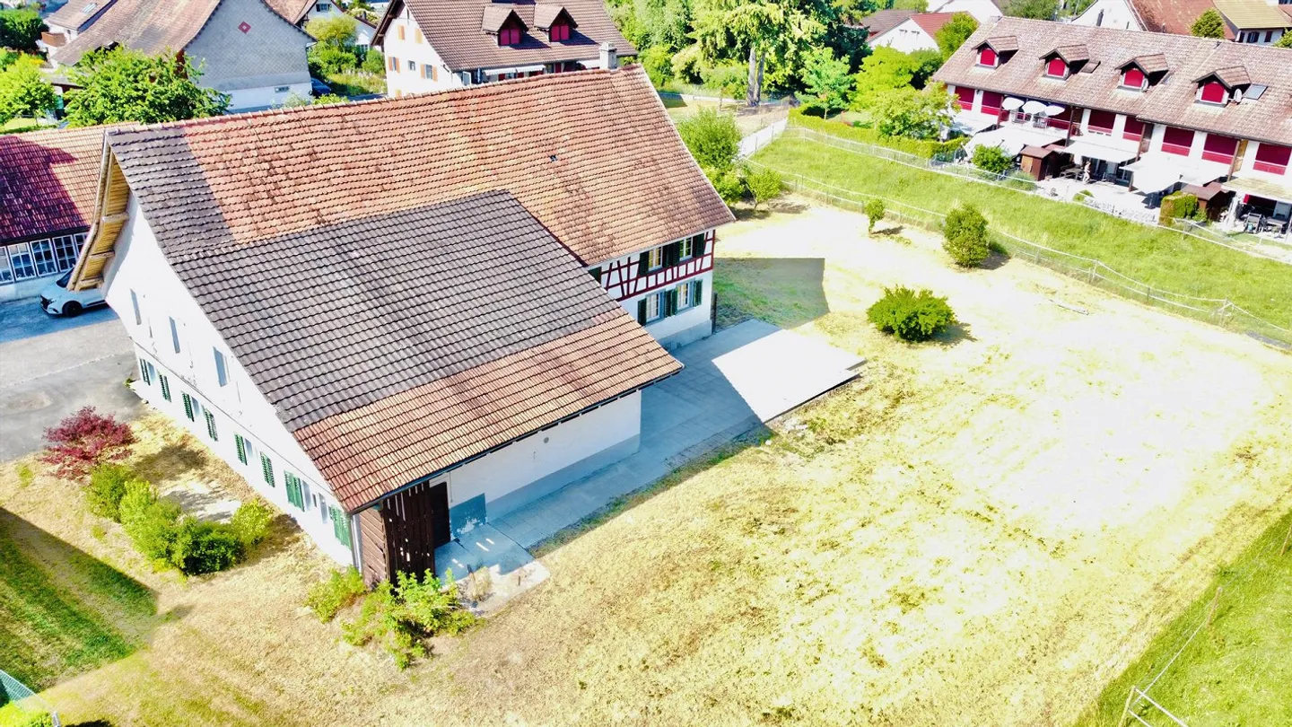 Wohnhaus mit Scheune - Foto 4 von 25
