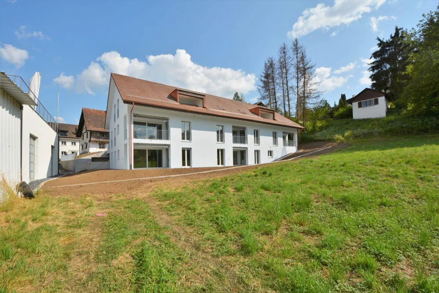 Modernes Apartment in der Natur - Foto 1 von 8
