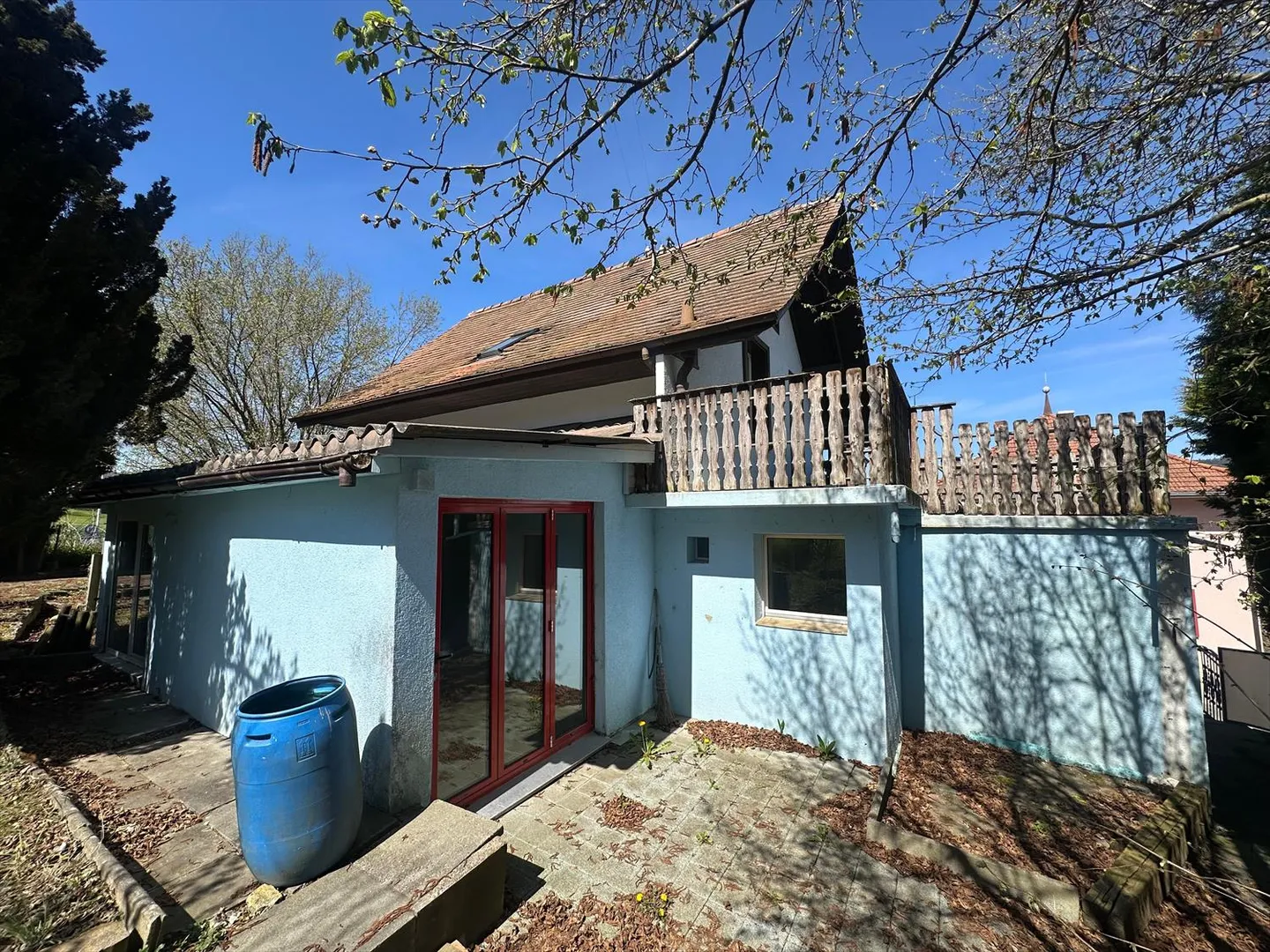 Renovationsbedürftiges 5-Zimmer-Einfamilienhaus mit separatem 2.5-Zimmer-Tiny House - Foto 7 von 10