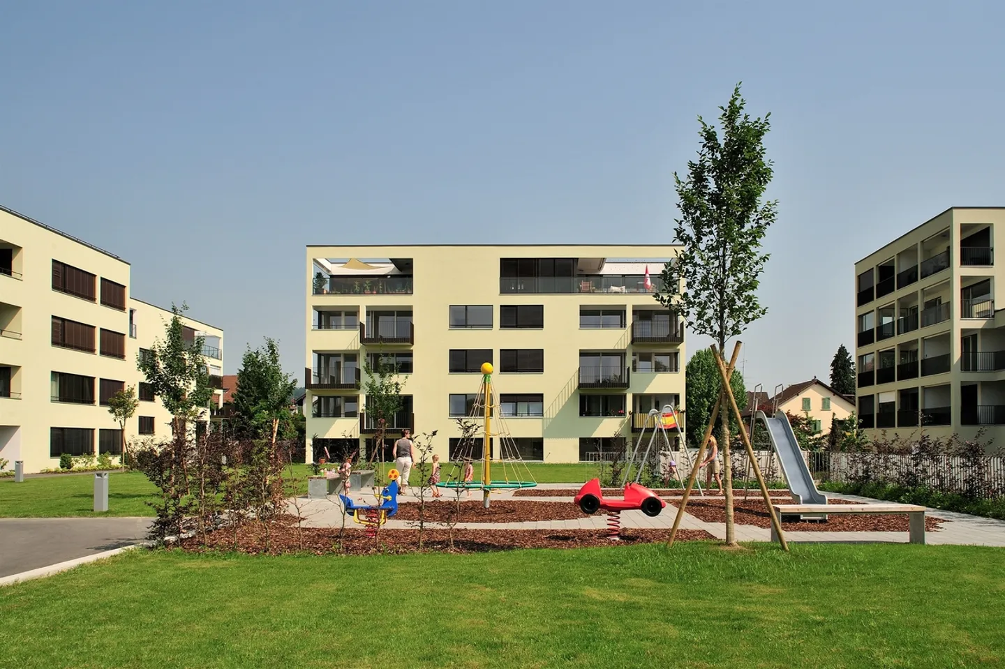 Home between nature and urban proximity - Photo 1 of 6