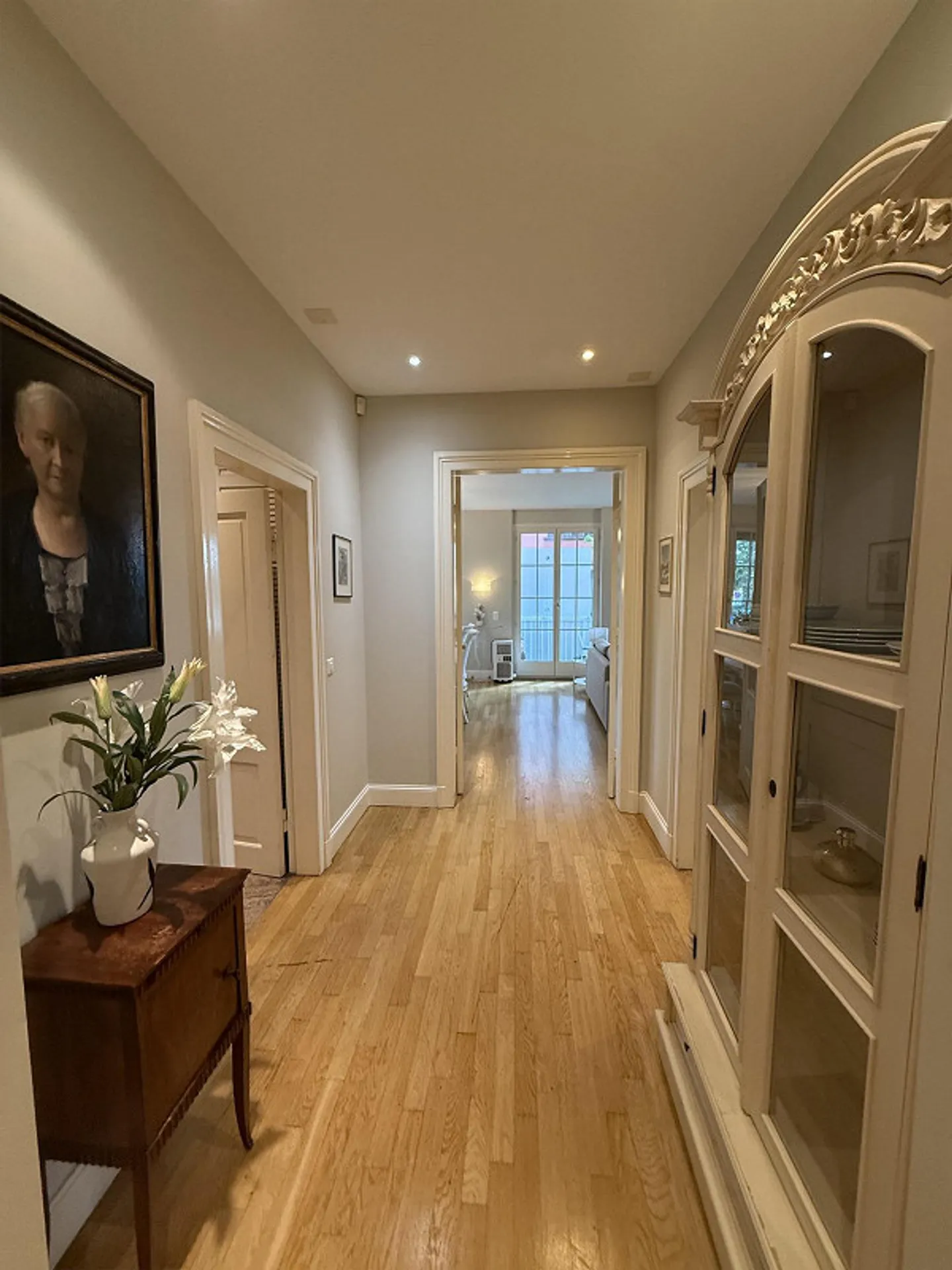 Luxury Apartment in Zurich - Photo 7 of 13