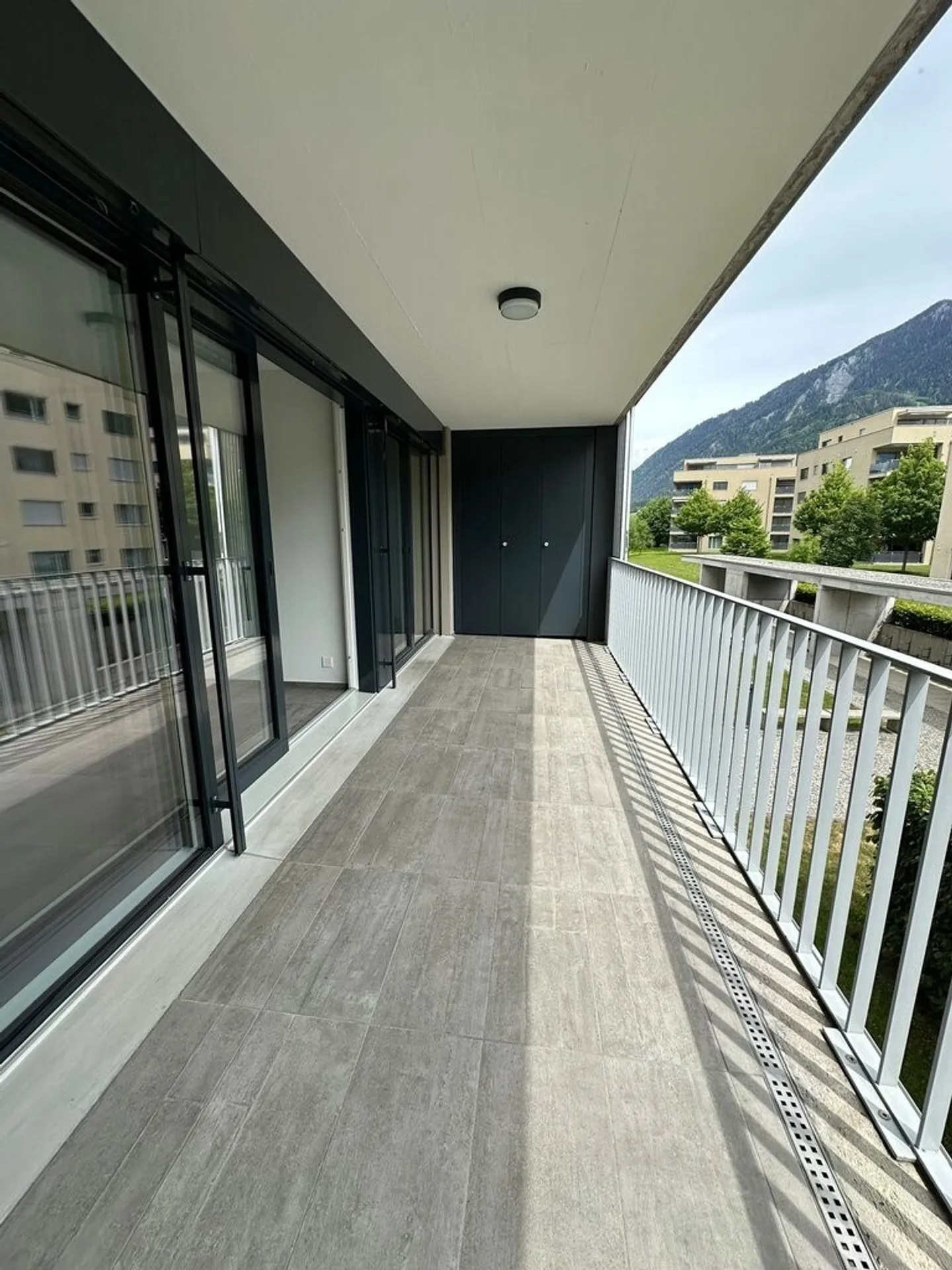 Modern 2.5 room apartment in Domat/Ems for rent! - Photo 5 of 6