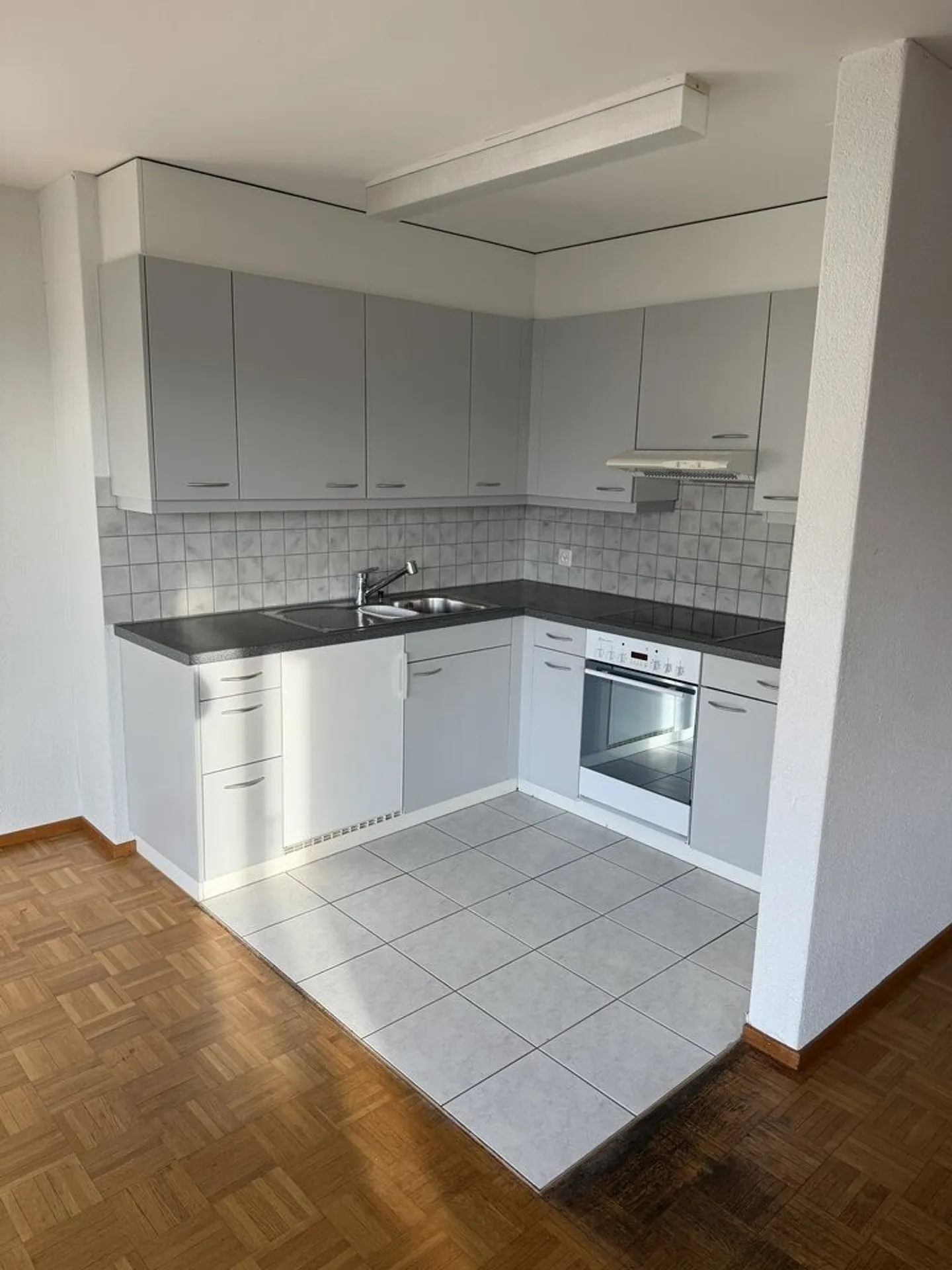 Un felice inizio alla vita in appartamento sopra i tetti! - Foto 3 di 8