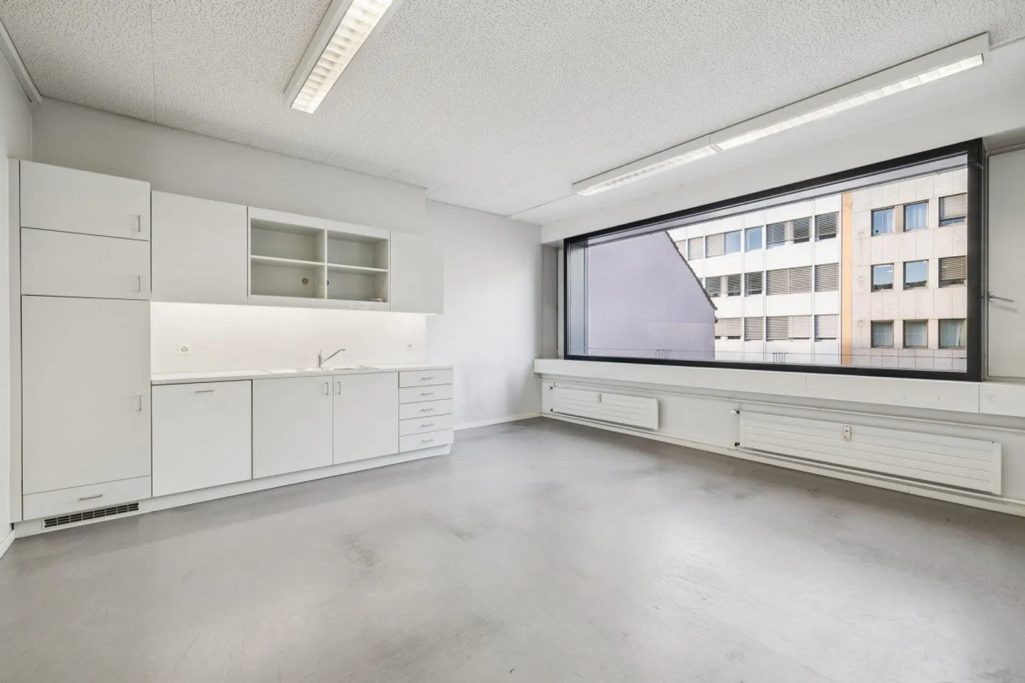 ESPACES DE BUREAU ATTRACTIFS DANS UN EMPLACEMENT DE CHOIX À KLEINBASEL - Photo 7 sur 8