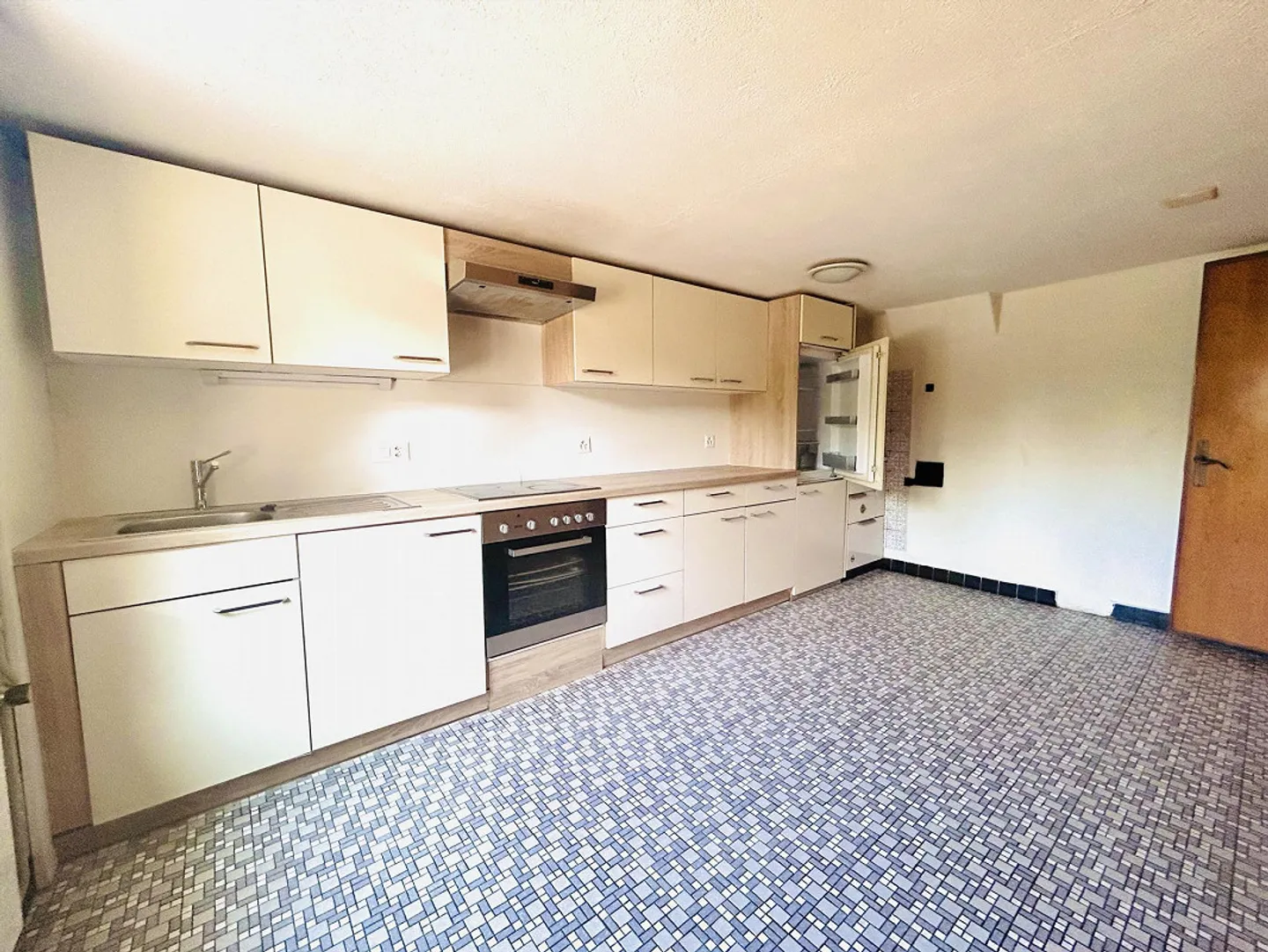 Wohnhaus mit Scheune - Foto 9 von 25
