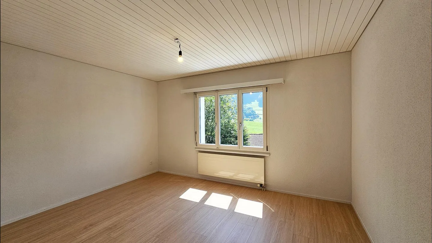 4.5-room apartment with unobstructed lake view in a sunny location - Photo 8 of 11