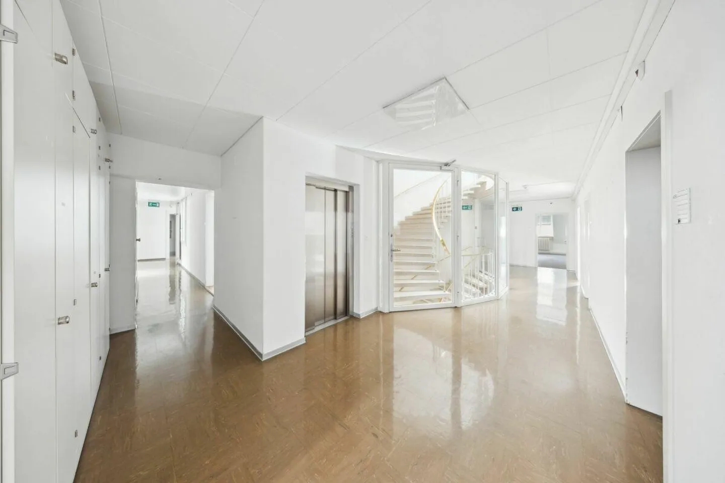 Office spaces in prime location within walking distance to Bern train station - Photo 7 of 12