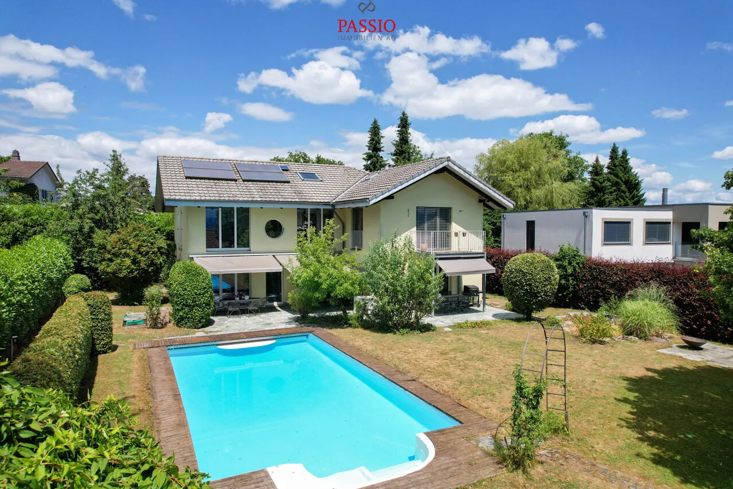 Casa da sogno di 8,5 stanze con piscina e vista alpina non ostacolata - Foto 1 di 51