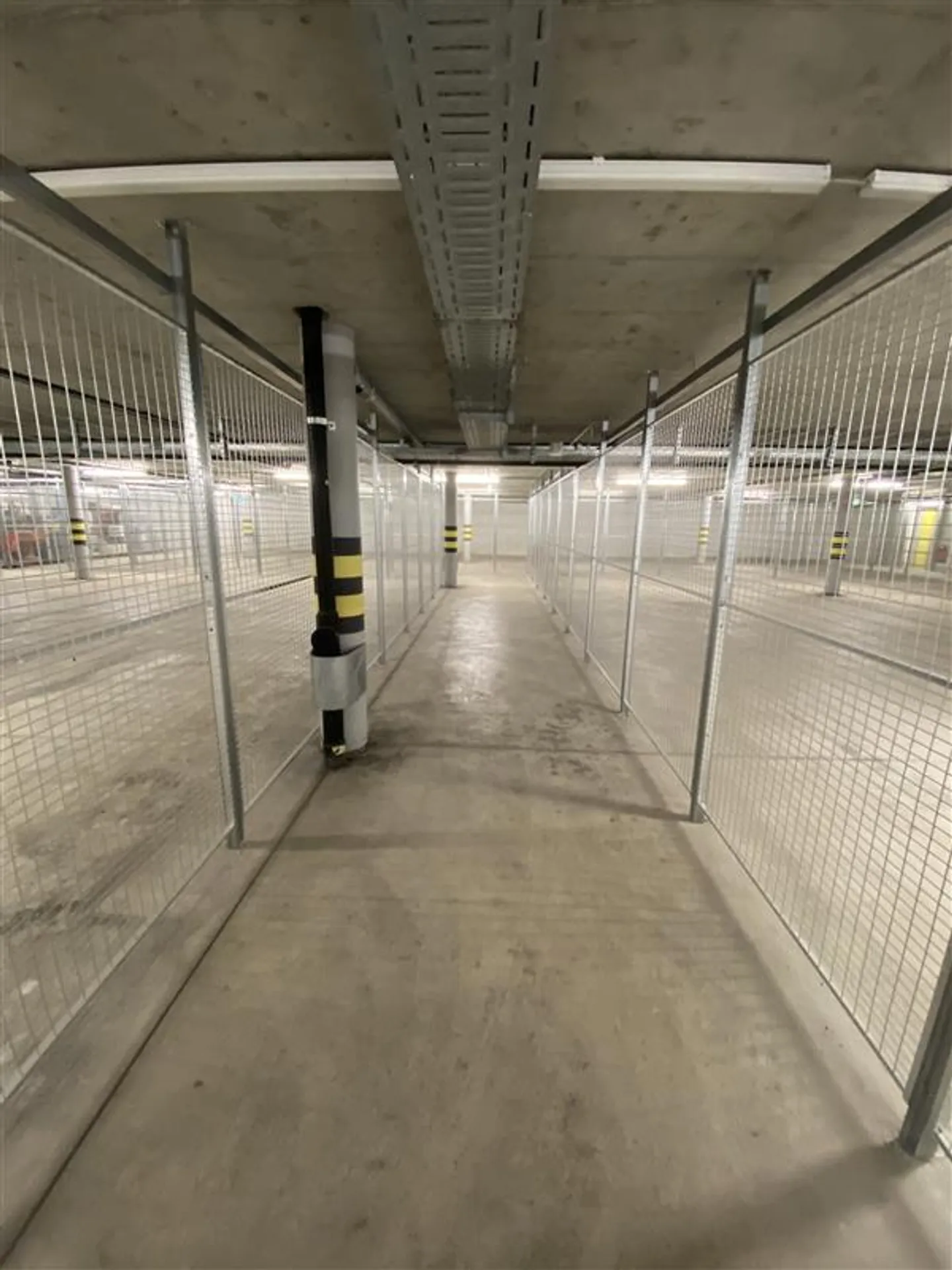 Tous les chemins mènent à Regensdorf - Espaces de stockage à partir de 50m2 - Photo 2 sur 5