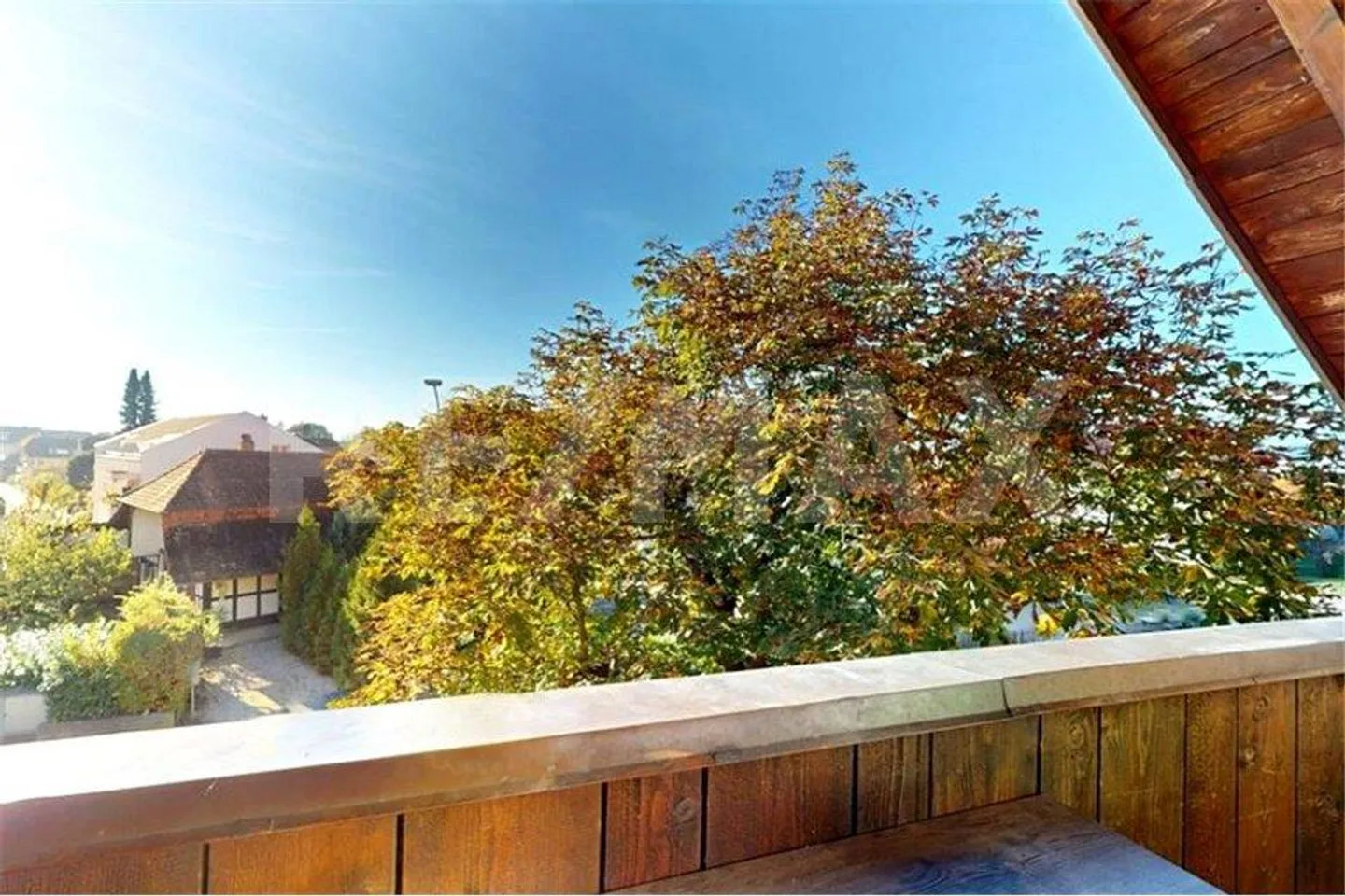 Family Loft with Gallery: Charming Maisonette for Modern Families - Photo 5 of 13