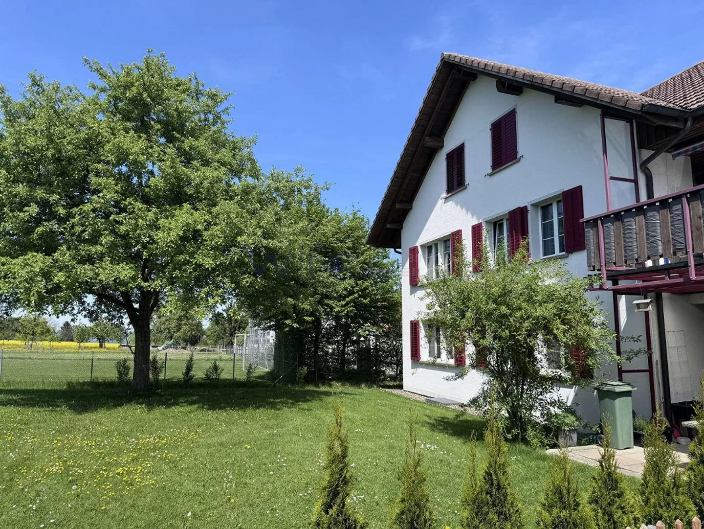 Charmantes Chalet mit Aussicht - Foto 1 von 13