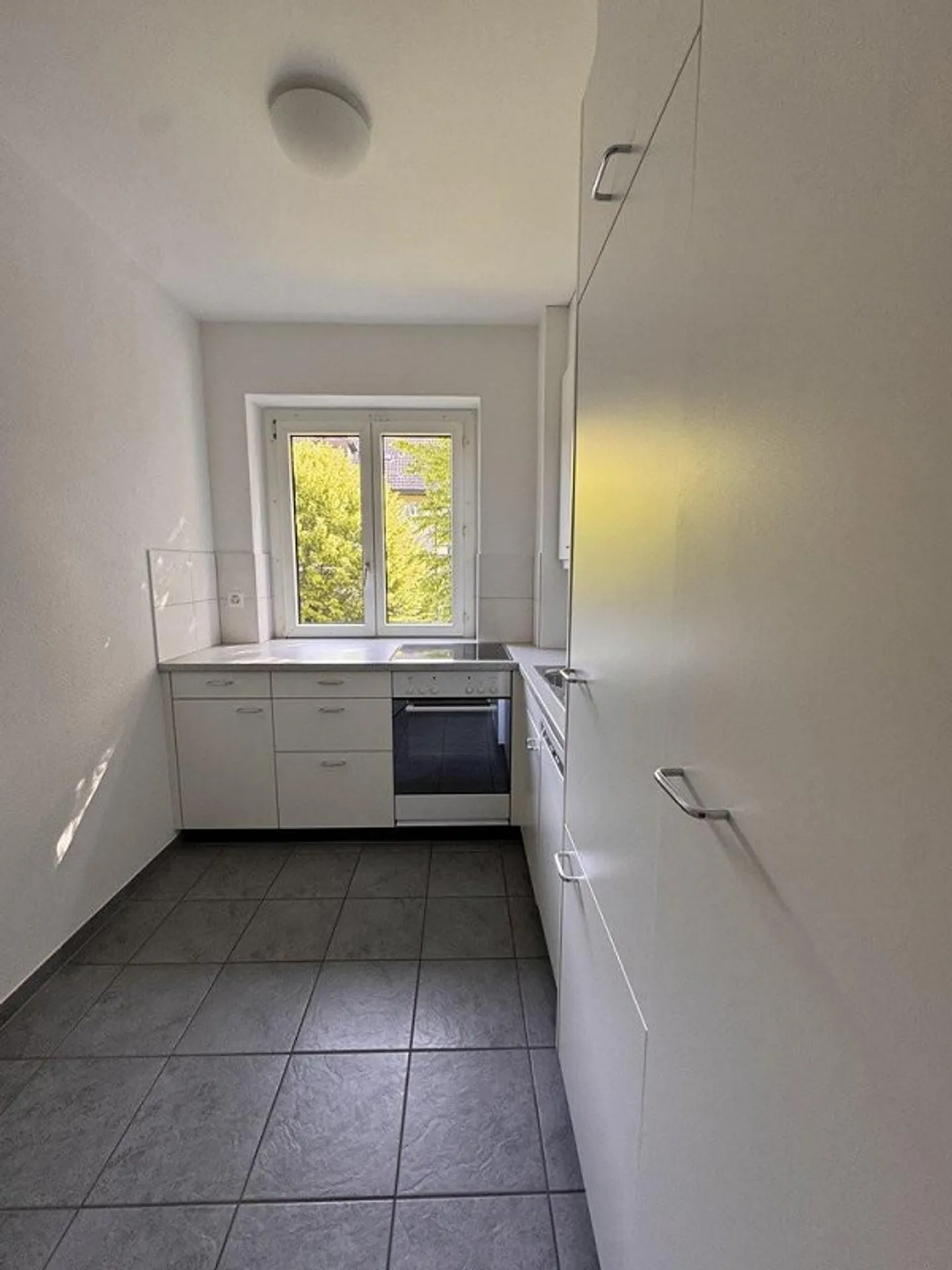 Appartement Charmant avec Balcon - Photo 2 sur 12