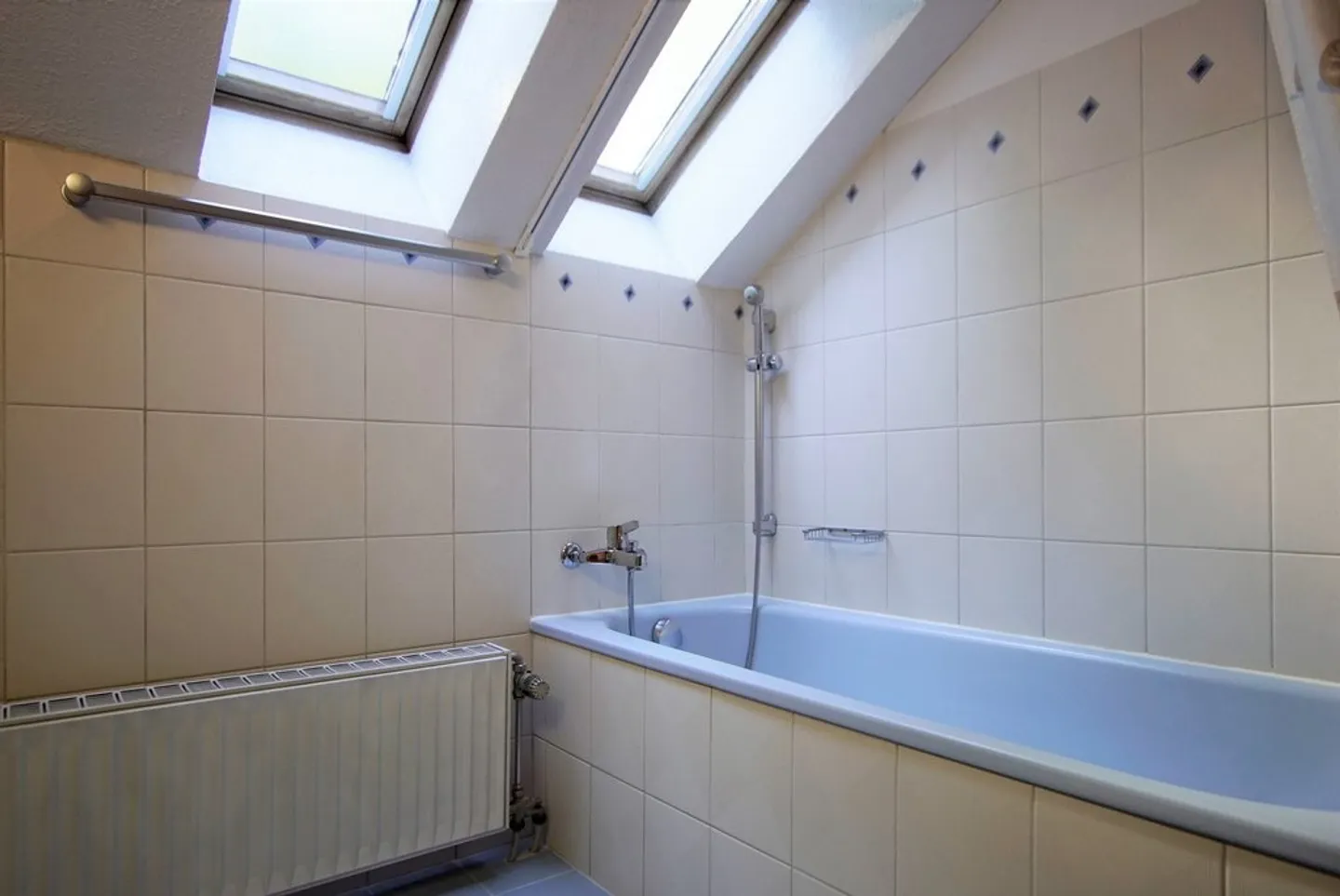 Charmante Dachgeschosswohnung - Foto 3 von 5