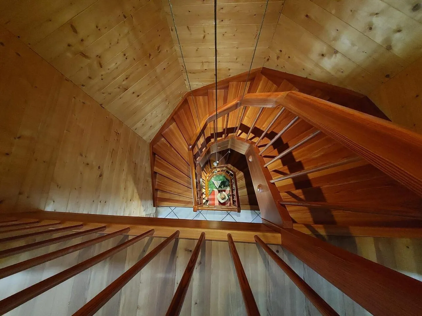 MAISON EN BOIS MASSIF AVEC ENVIRONNEMENT ET VUE LOIN! - Photo 5 sur 6