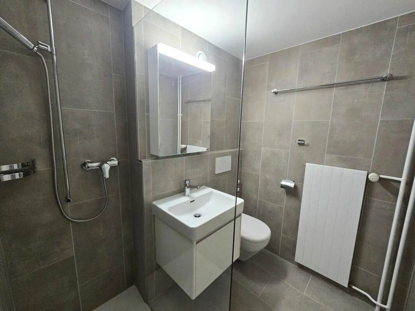Prima occupazione dopo ristrutturazione: Moderno appartamento cittadino 1.5 stanze arredato - Foto 7 di 7