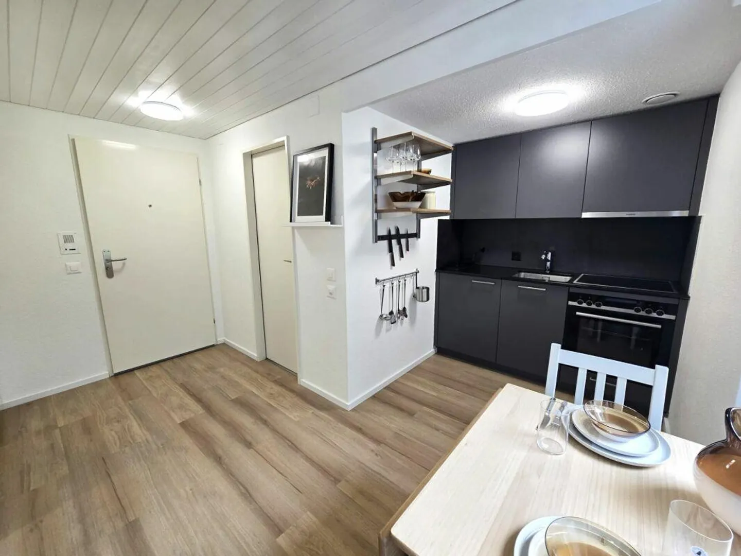 Prima occupazione dopo ristrutturazione: Moderno appartamento cittadino 1.5 stanze arredato - Foto 4 di 7