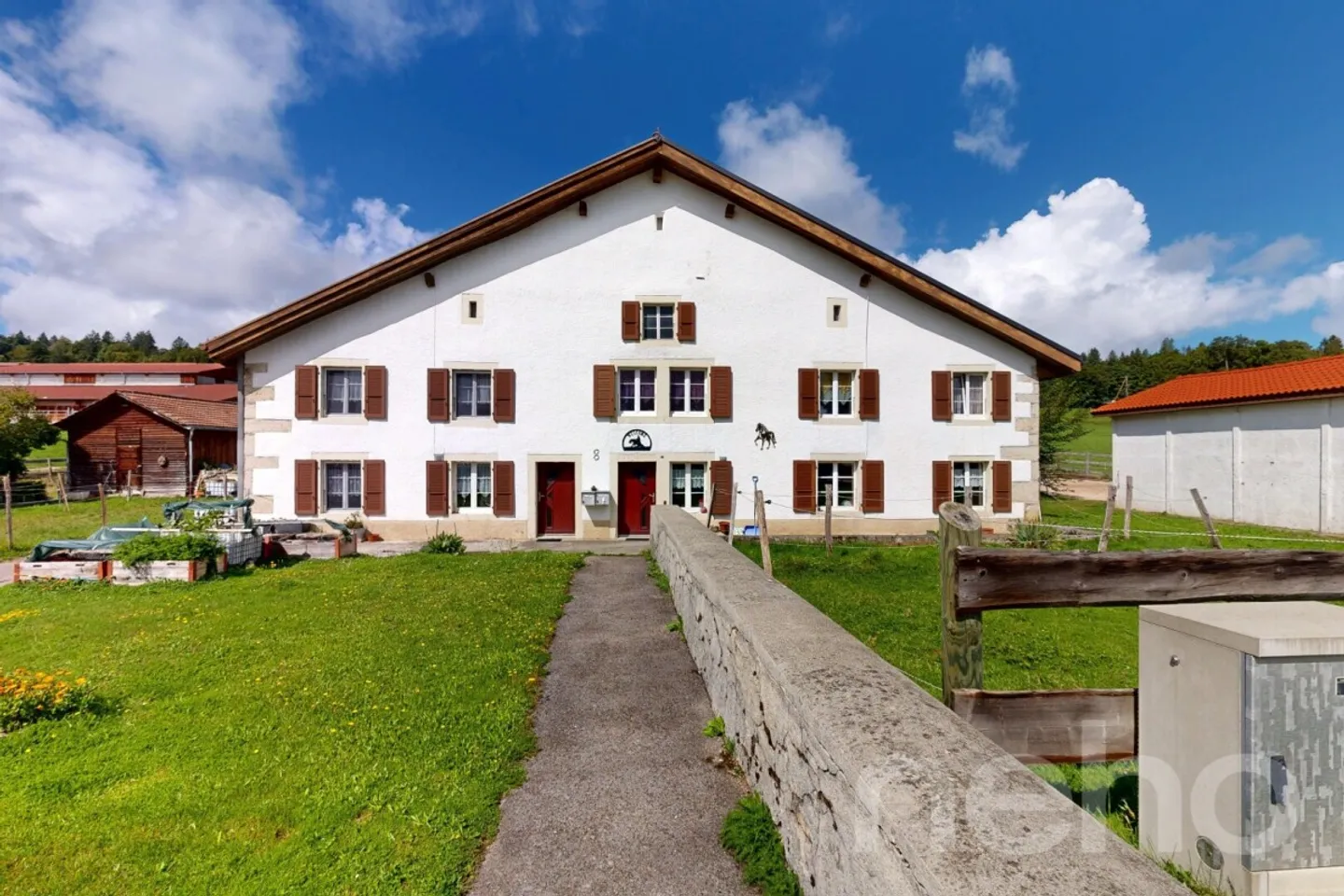 Grande ferme idéale pour les amoureux de chevaux - Photo 1 sur 12
