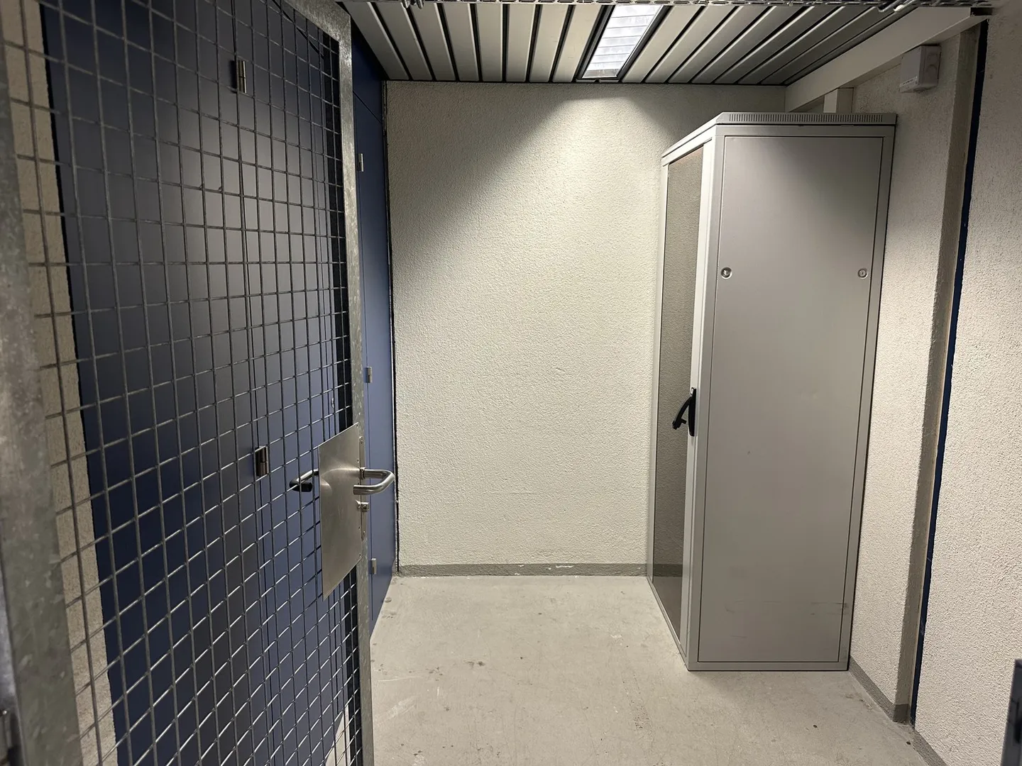 Office or Warehouse? Flexible Solutions with Potential in Bassersdorf - Photo 8 of 9