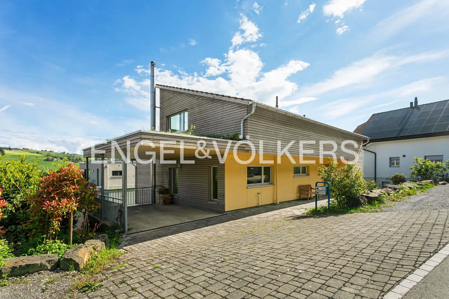 Spacious Home in a Quiet Location - Photo 2 of 10