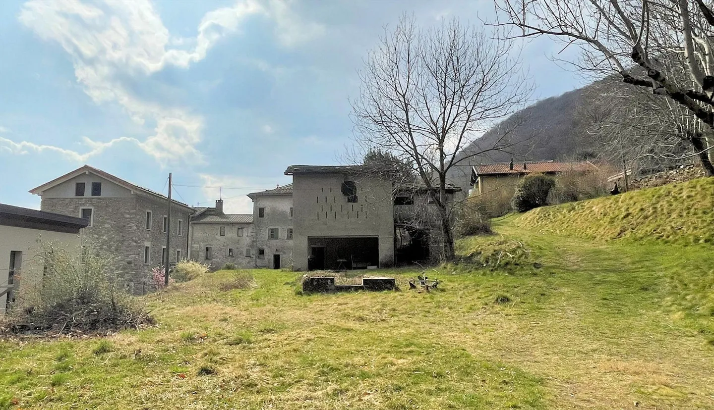 Building land of 1300 sqm immersed in nature - Photo 5 of 11