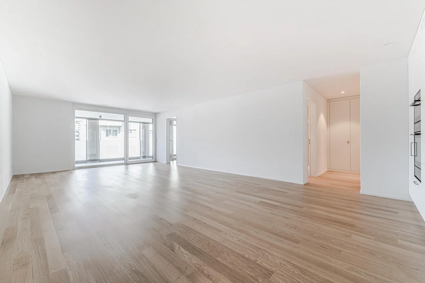 CENTRAL PLAZA Emmenbrücke - Spacious apartment seeks tenant! - Photo 4 of 10