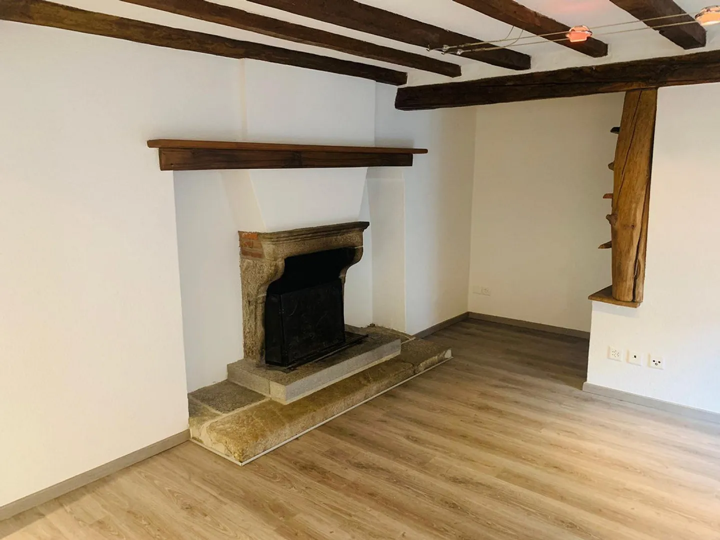 Renoviertes 1,5-Zimmer-Studio mit Kamin in Sonvico - Foto 3 von 5
