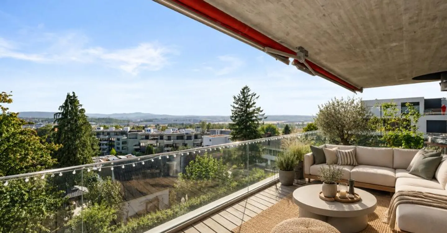 Spacious condominium with elegant architecture in Kloten - Photo 1 of 5