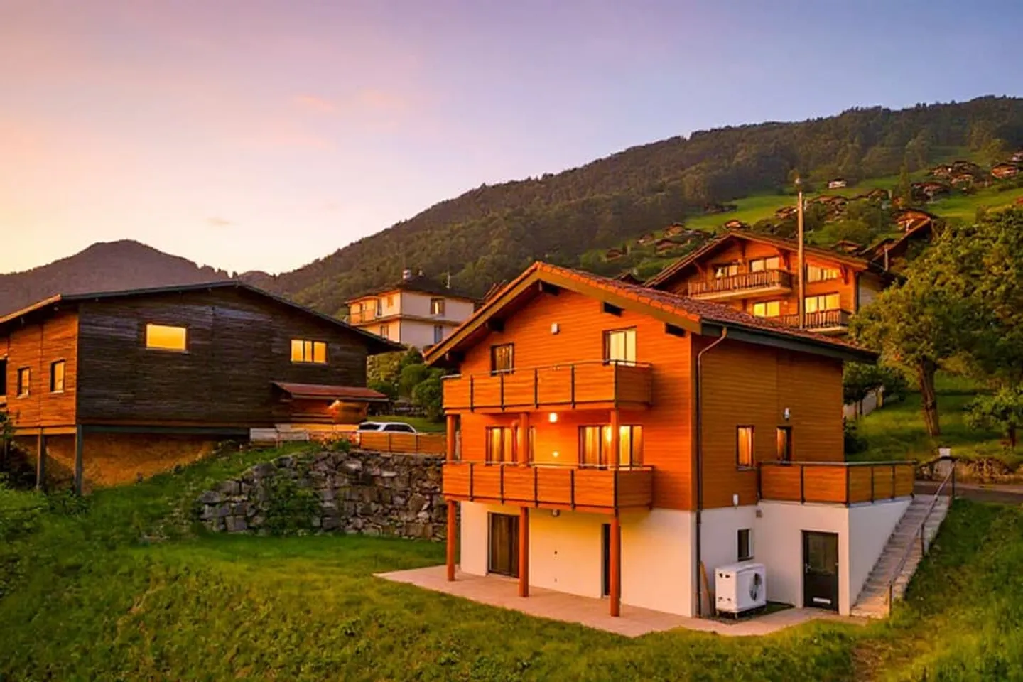 Superbe chalet de 6,5 pièces refait à neuf, alliant charme et modernité. - Photo 1 sur 13