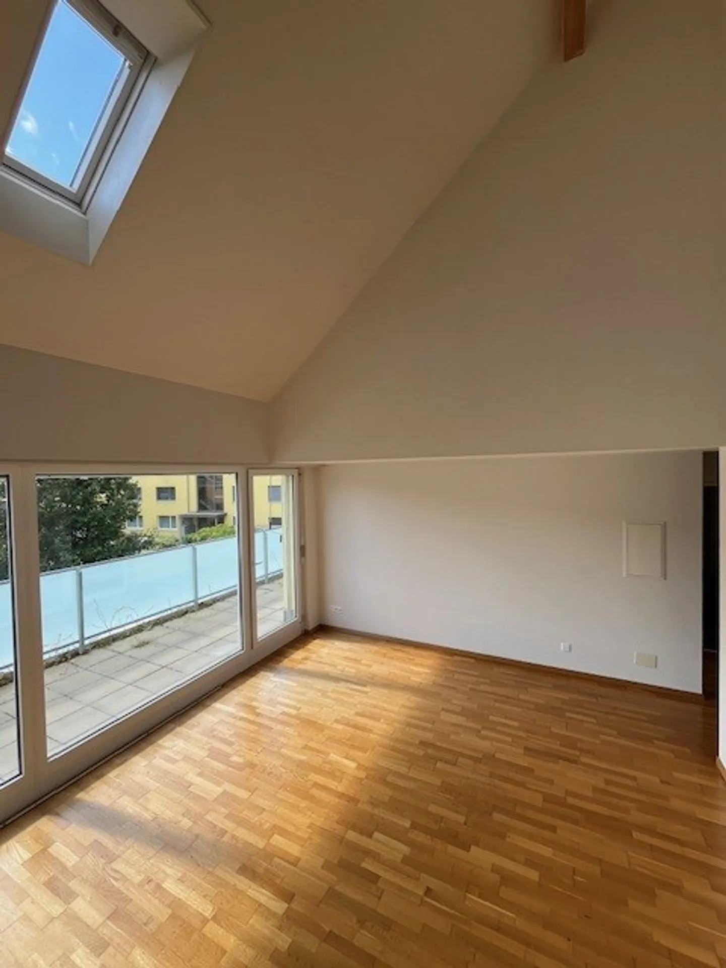Spezielle 4.5-Zimmer-Galeriewohnung für Ihre WG? (Nähe IKEA) - Foto 8 von 13