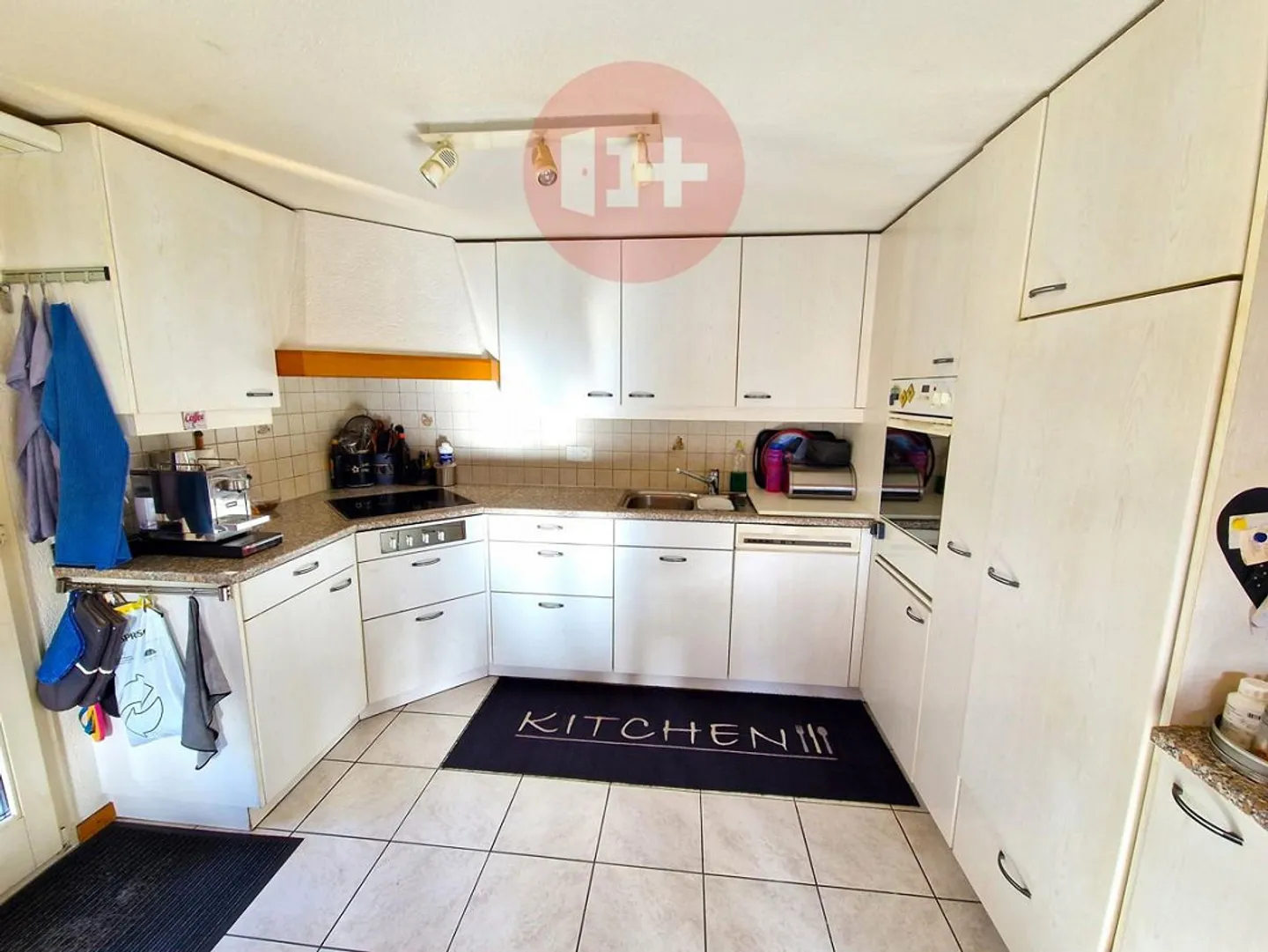 BIJOU RUSTIQUE DE 5 CHAMBRES SUR 2 ÉTAGES AVEC POÊLE SUÉDOIS ! - Photo 4 sur 8