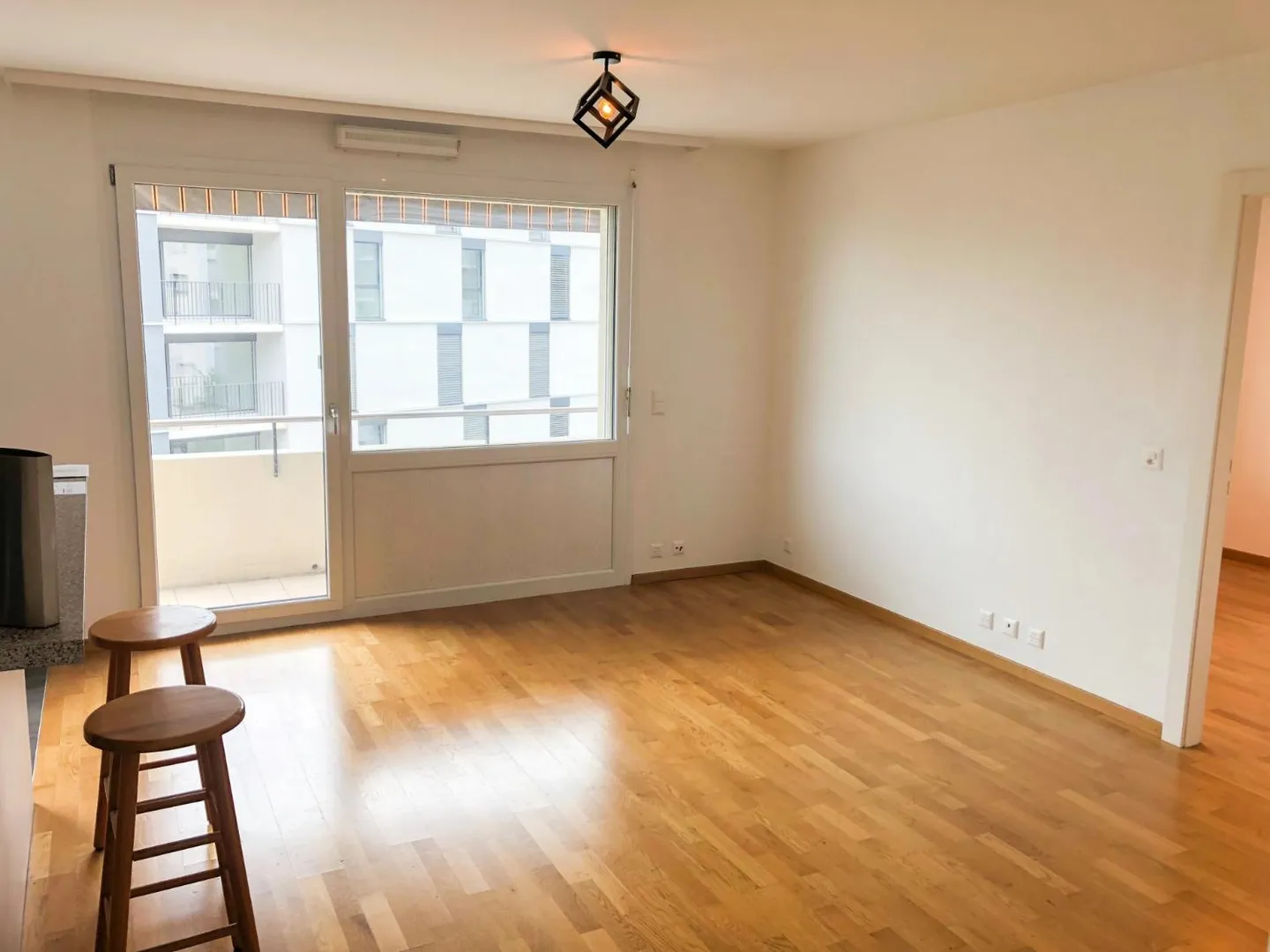 Bel appartement de 2,5 pièces près du centre-ville et des commodités. - Photo 4 sur 8