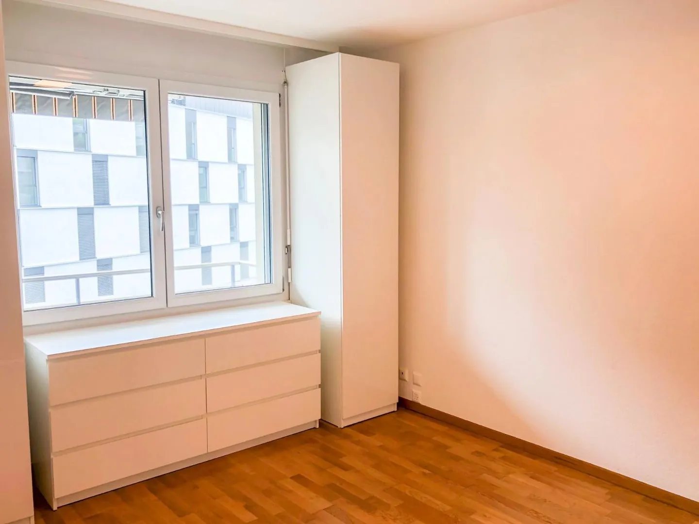 Bel appartement de 2,5 pièces près du centre-ville et des commodités. - Photo 6 sur 8