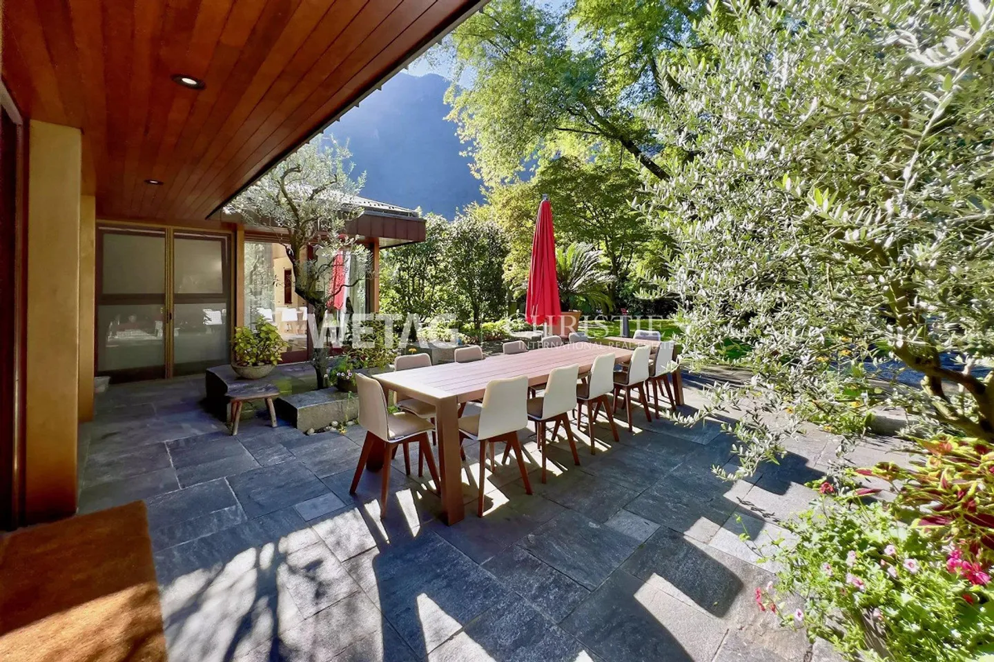 Luxuriöse Villa mit Garten - Foto 8 von 13
