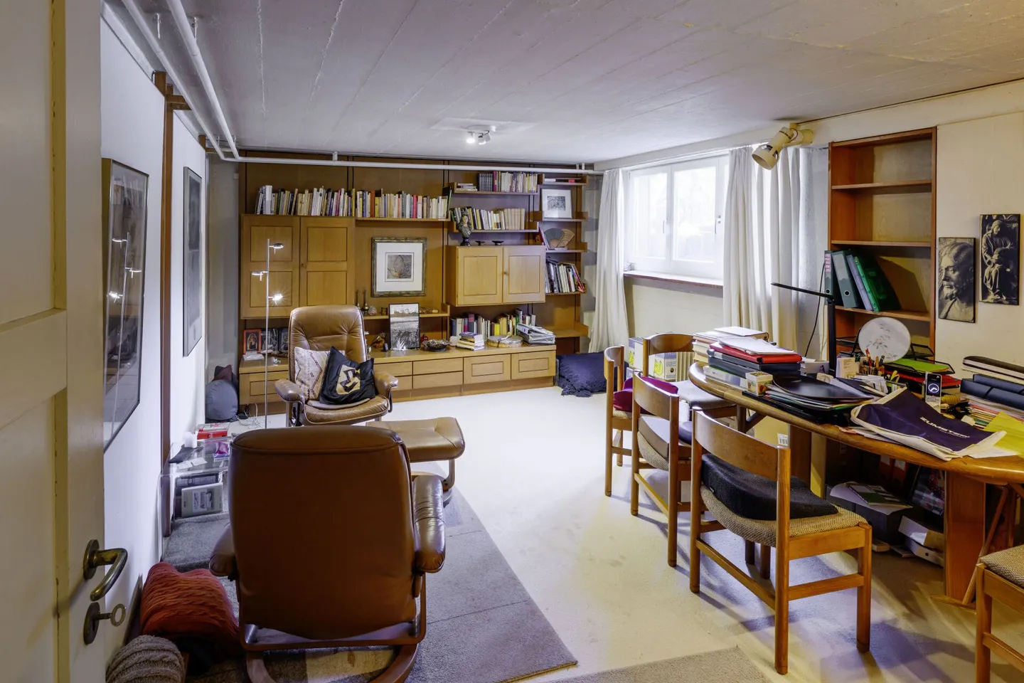 Semi-Detached House with Unobstructed Views of the Alps and Lake Zurich - Photo 9 of 12