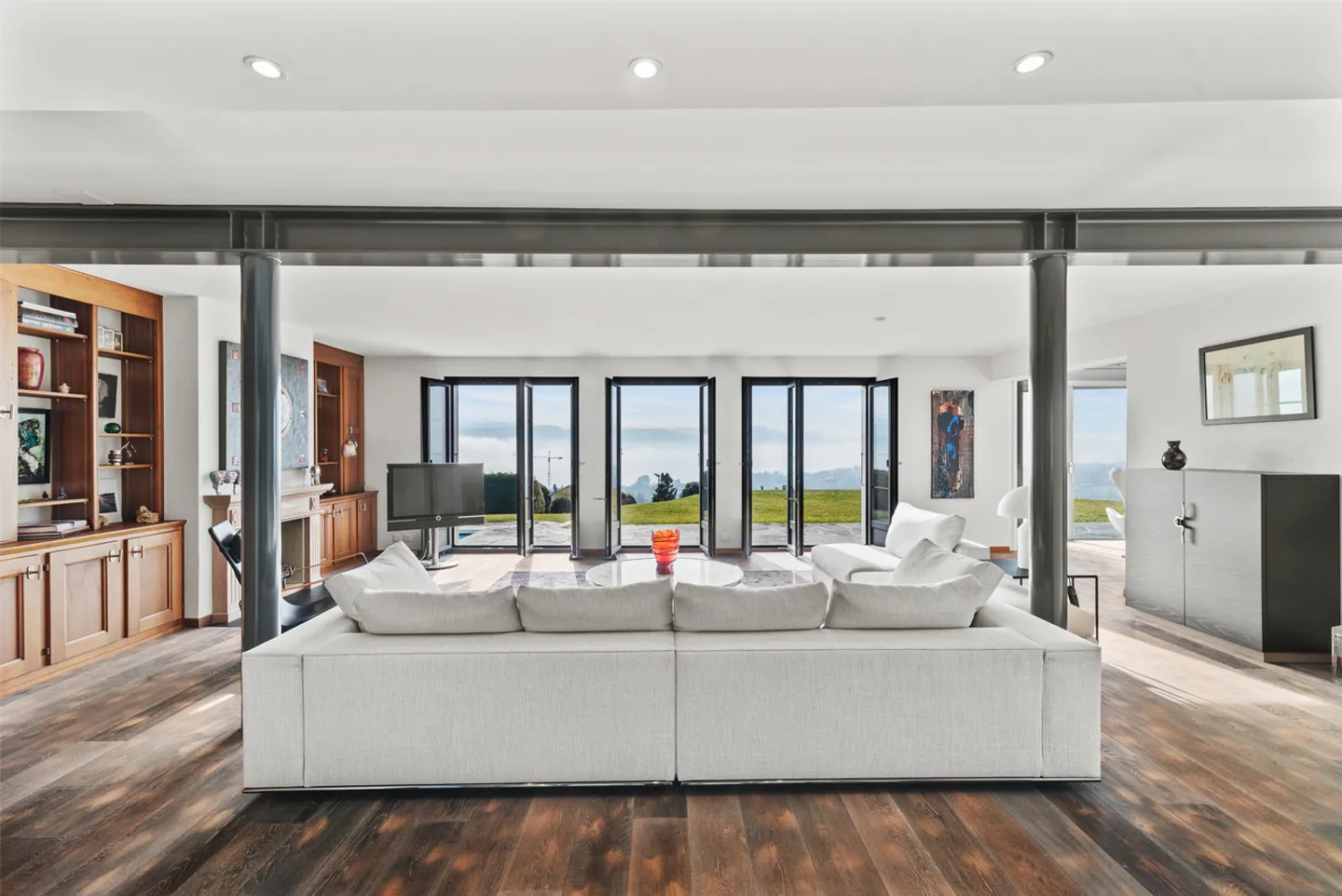 Charming property, panoramic view and swimming pool, in Mont-sur-Rolle - Photo 2 of 12