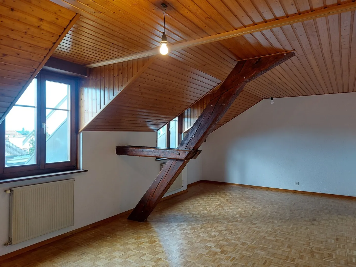 YVERDON 10, 1.5 in the city center with exposed beams - Photo 2 of 6