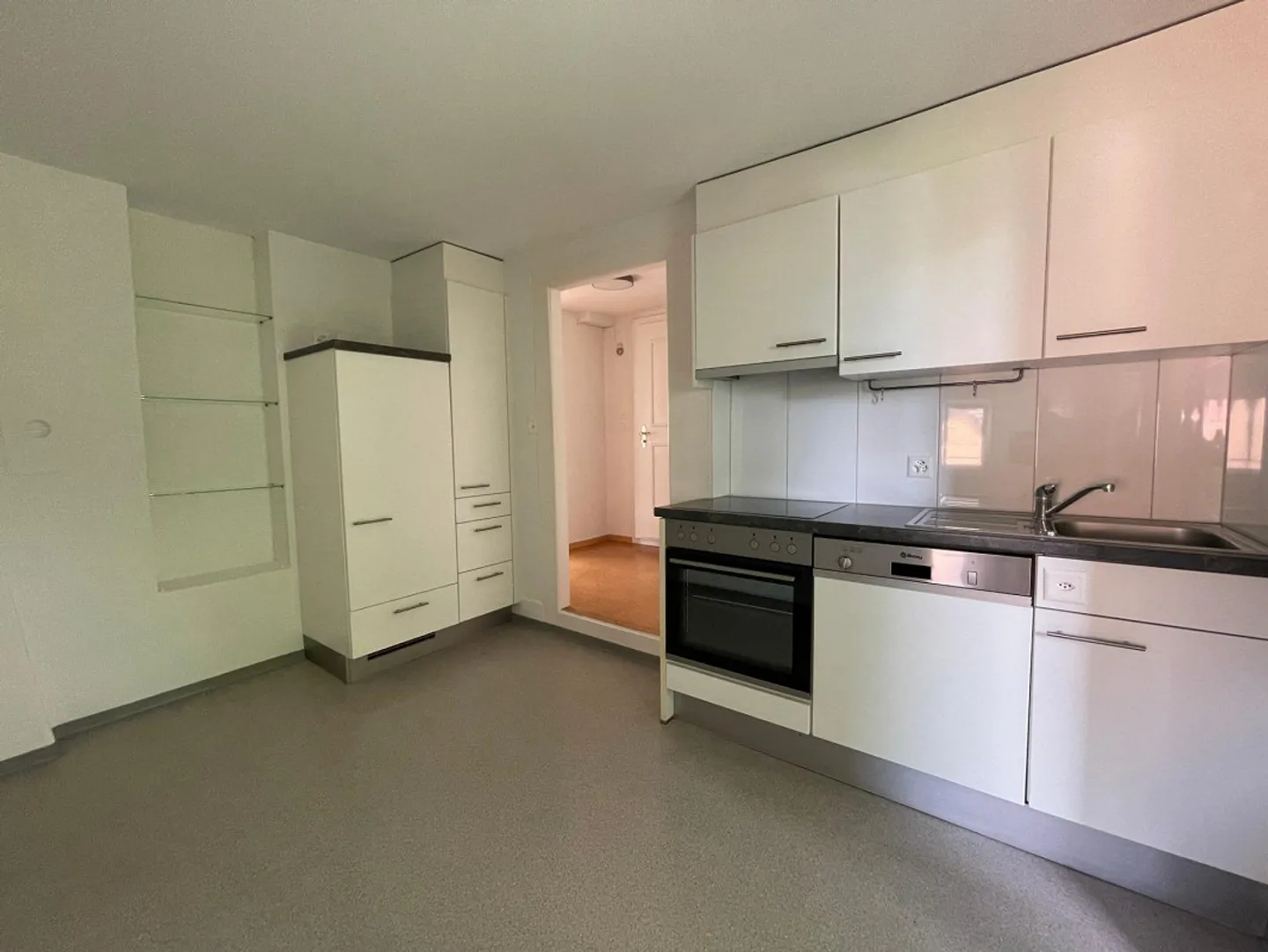 Charmante Wohnung mit Balkon - Foto 2 von 8