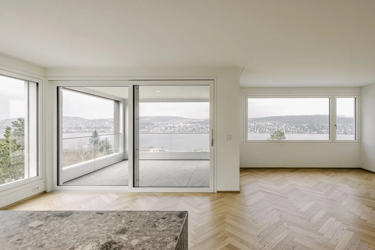 Exklusive 3.5-Zimmerwohnung mit unverbaubarem See- und Bergblick - Foto 2 von 8