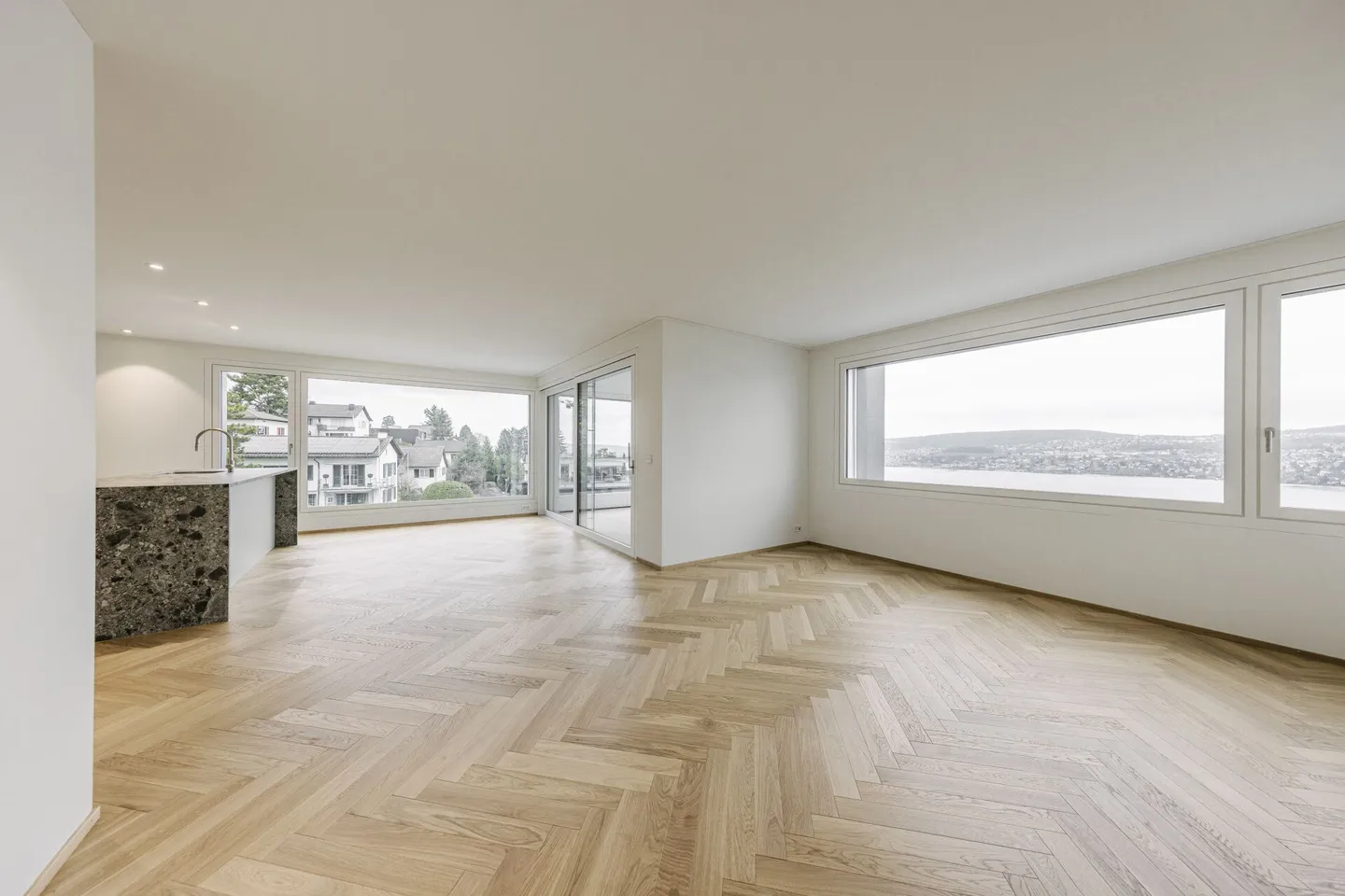 Exklusive 3.5-Zimmerwohnung mit unverbaubarem See- und Bergblick - Foto 4 von 8