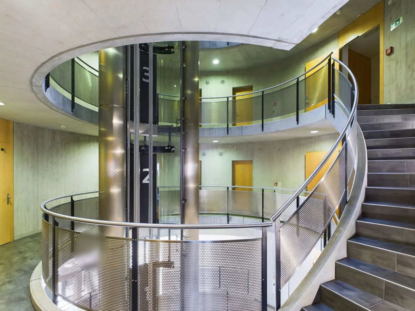 Tour d'affaires / Espaces commerciaux/bureaux haut de gamme - Photo 3 sur 11