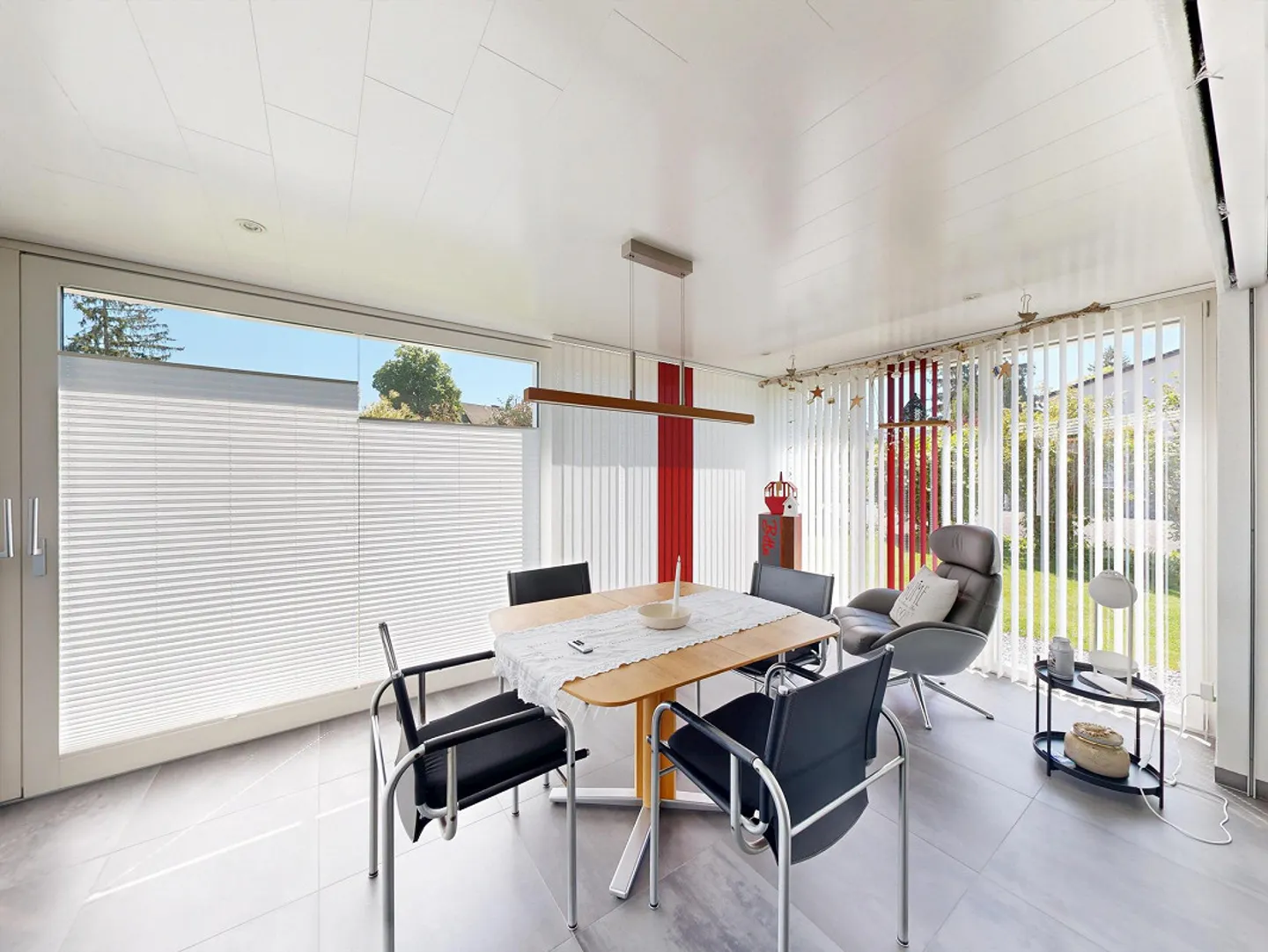 Exclusive 5.5-room single-family house in a quiet location - Photo 4 of 19